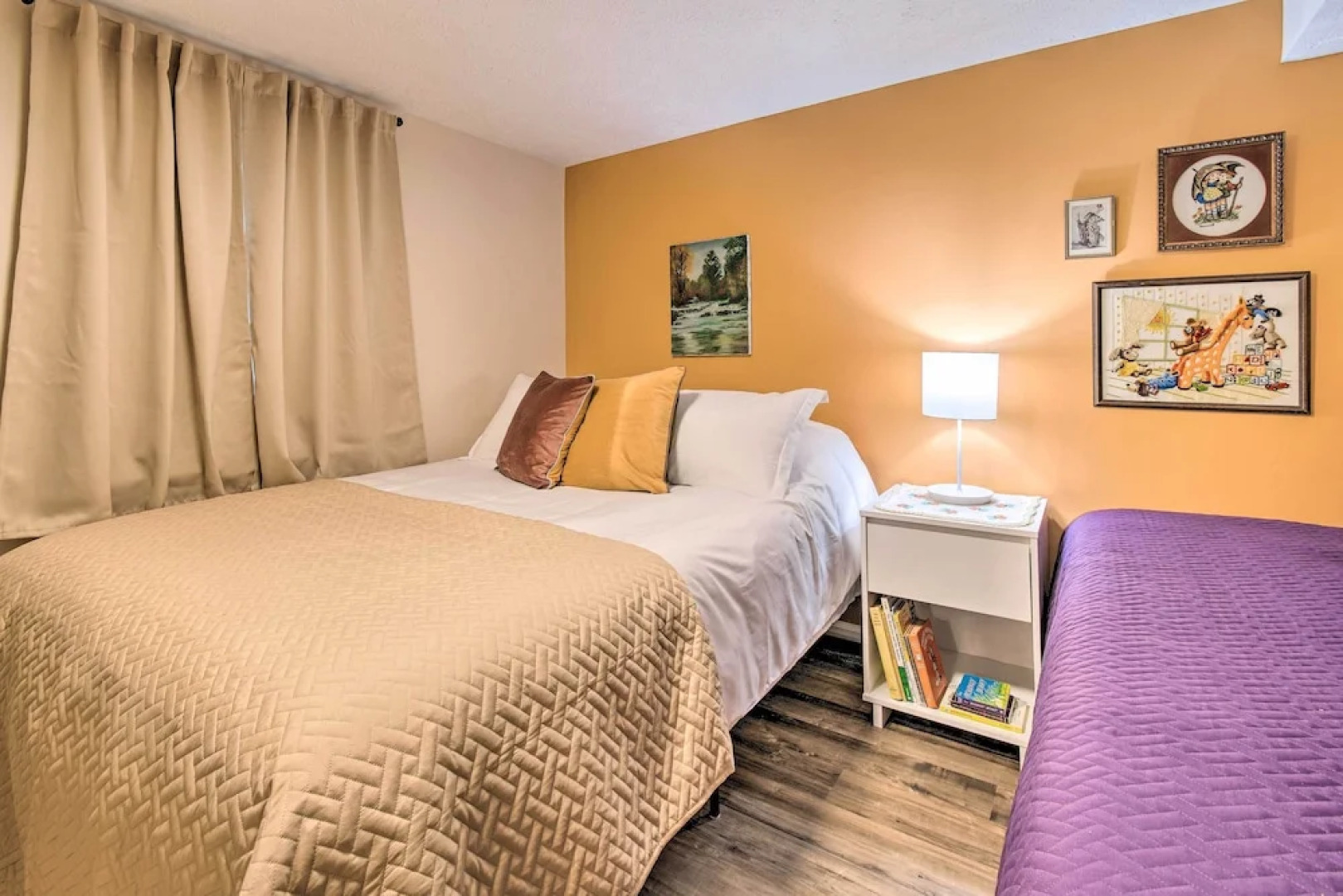 Stylish Vacation Rental - Walk to Isu!