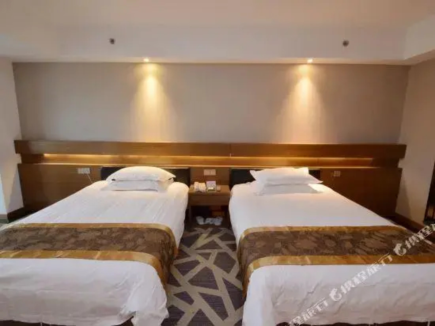 Super 8 by Wyndham Huaian Xuyi Wu Zhou Guo Ji