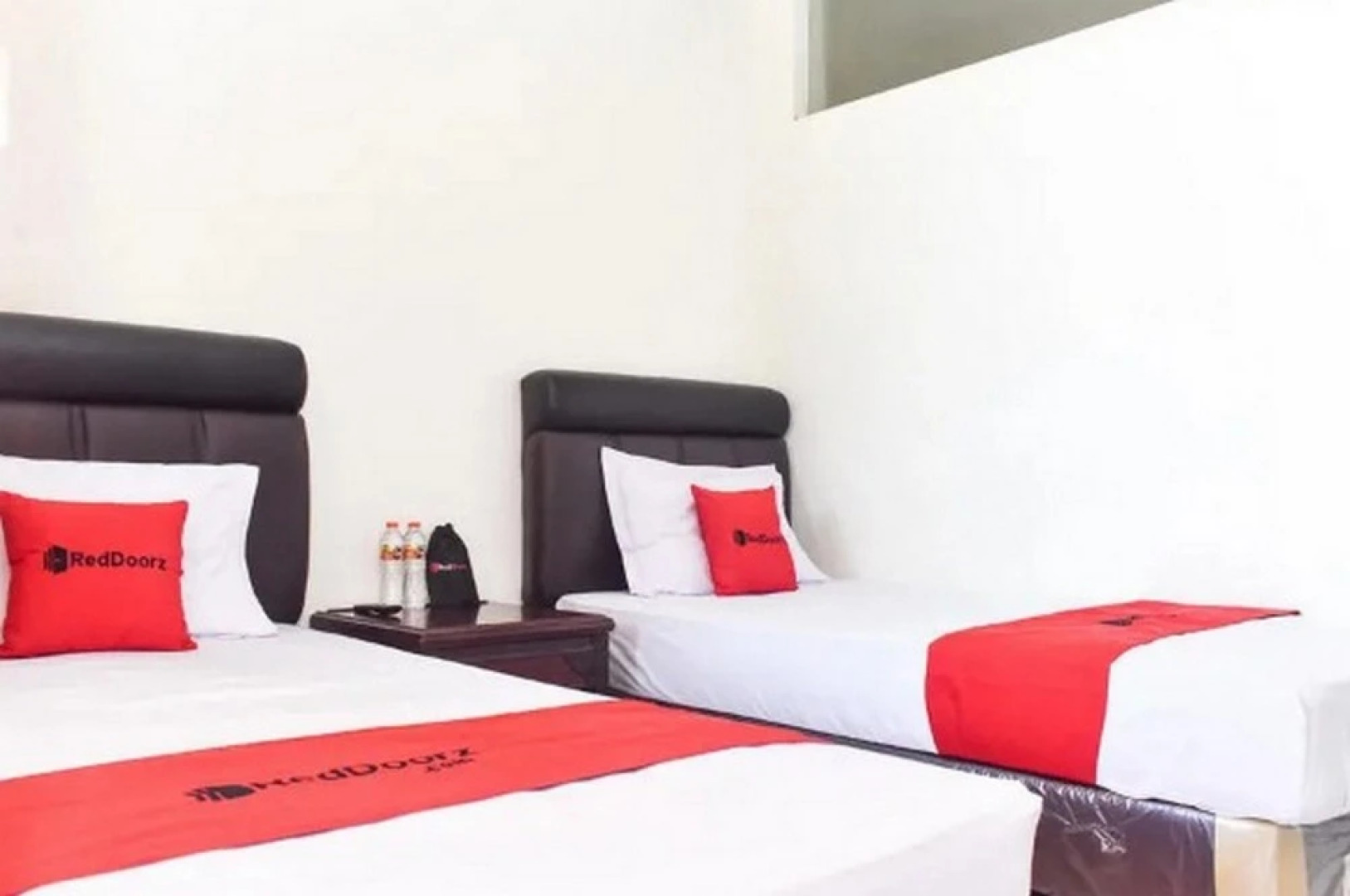 RedDoorz near Alun Alun Wonosobo