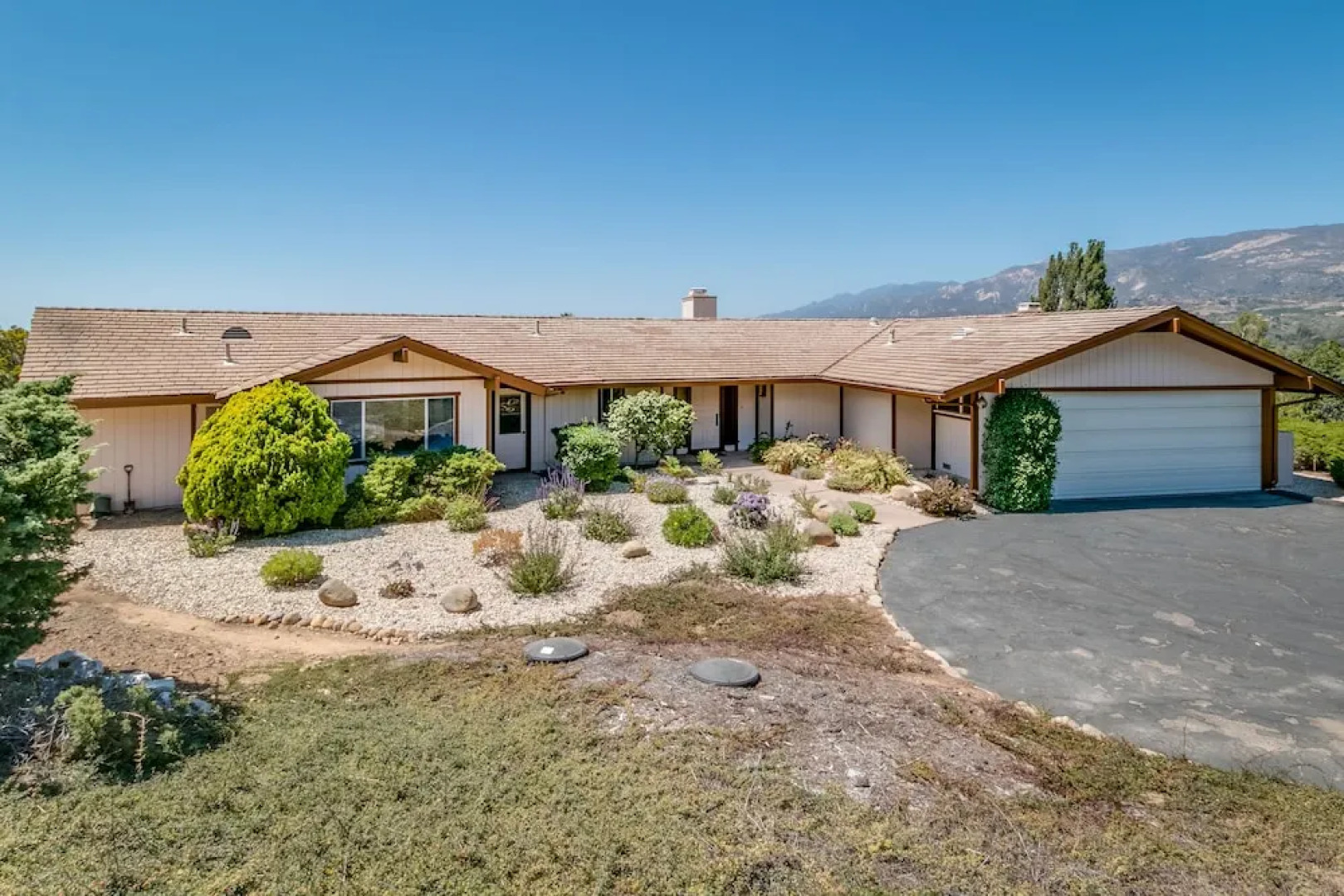 Goleta House with Ocean Views by RedAwning