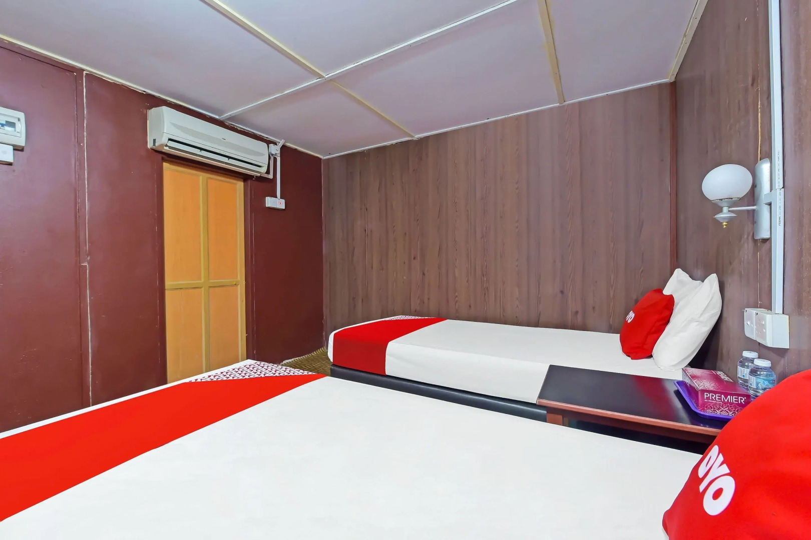OYO 90675 Holiday View Inn