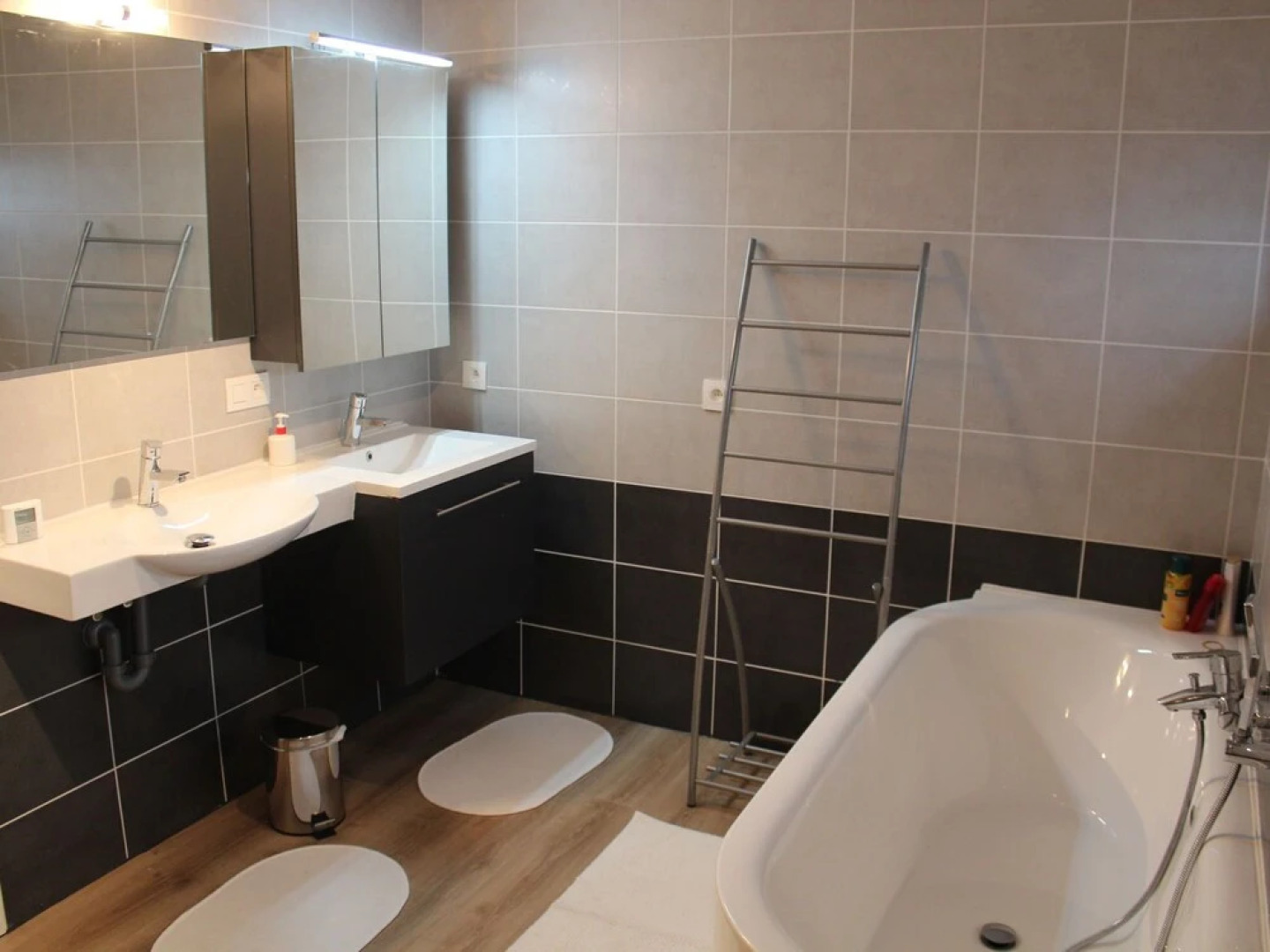 Gorgeous Group Residence For 20 People With Sauna Within Walking Distance Of The Beach