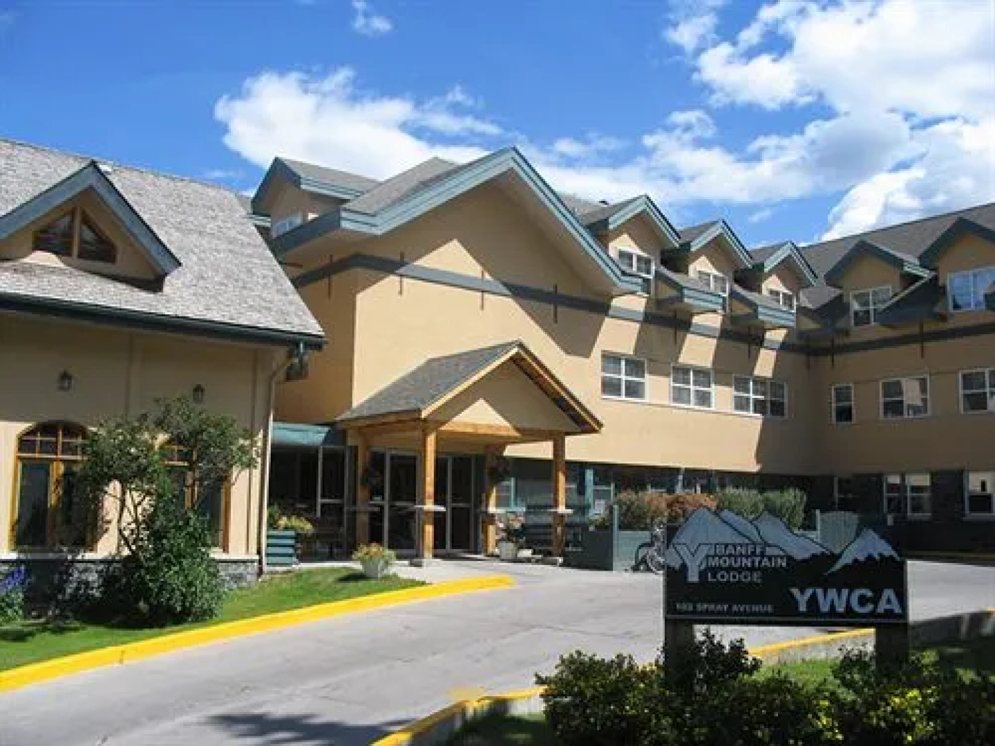 Banff Y Mountain Lodge