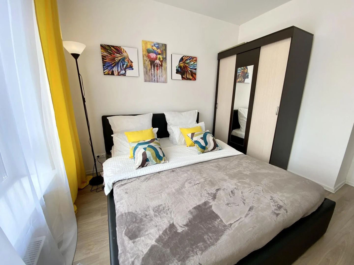 Sunny Days (Санни Дейз) на улице Лётчика Ларюшина 20