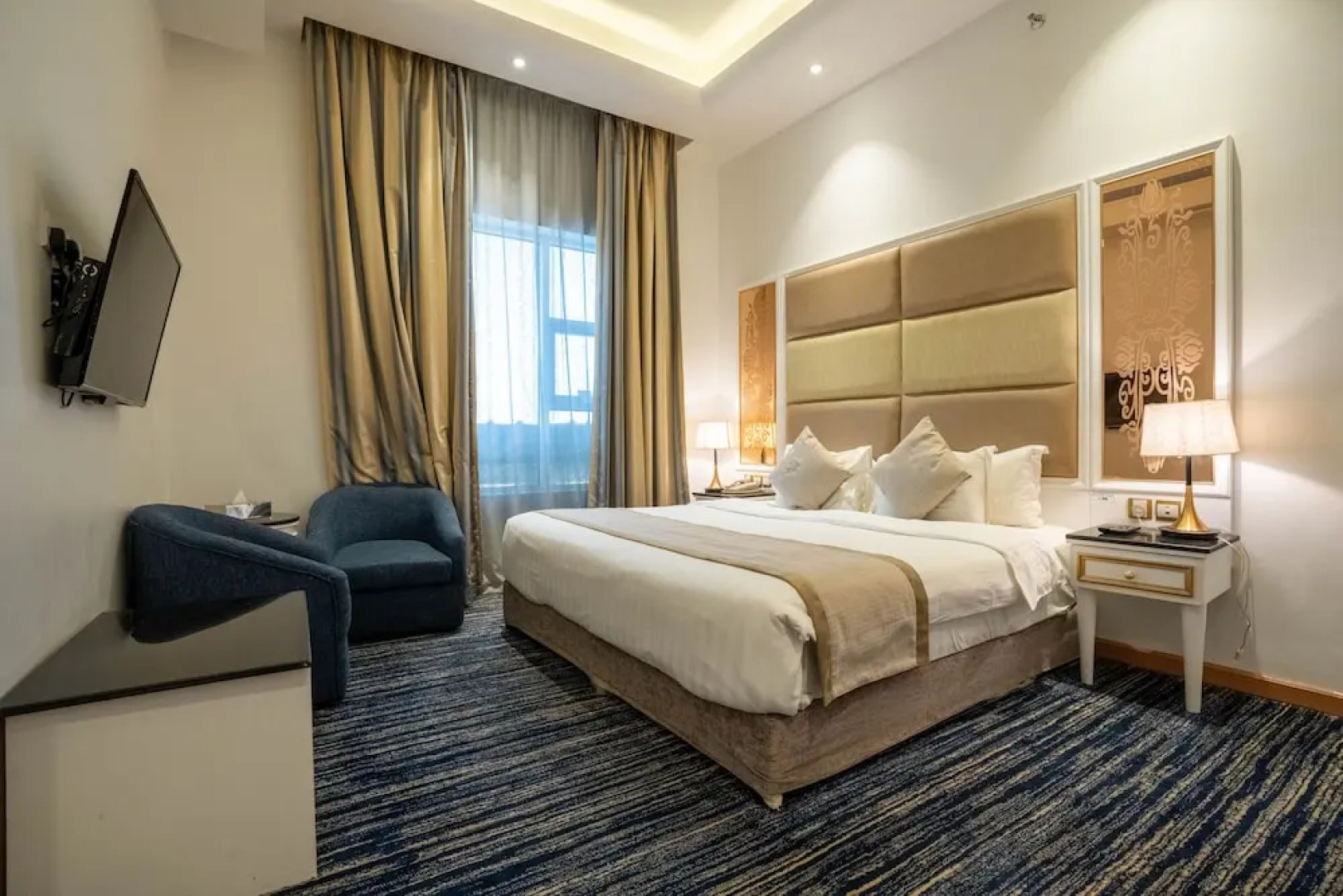 Platinum Alkhamseen Serviced Apartments