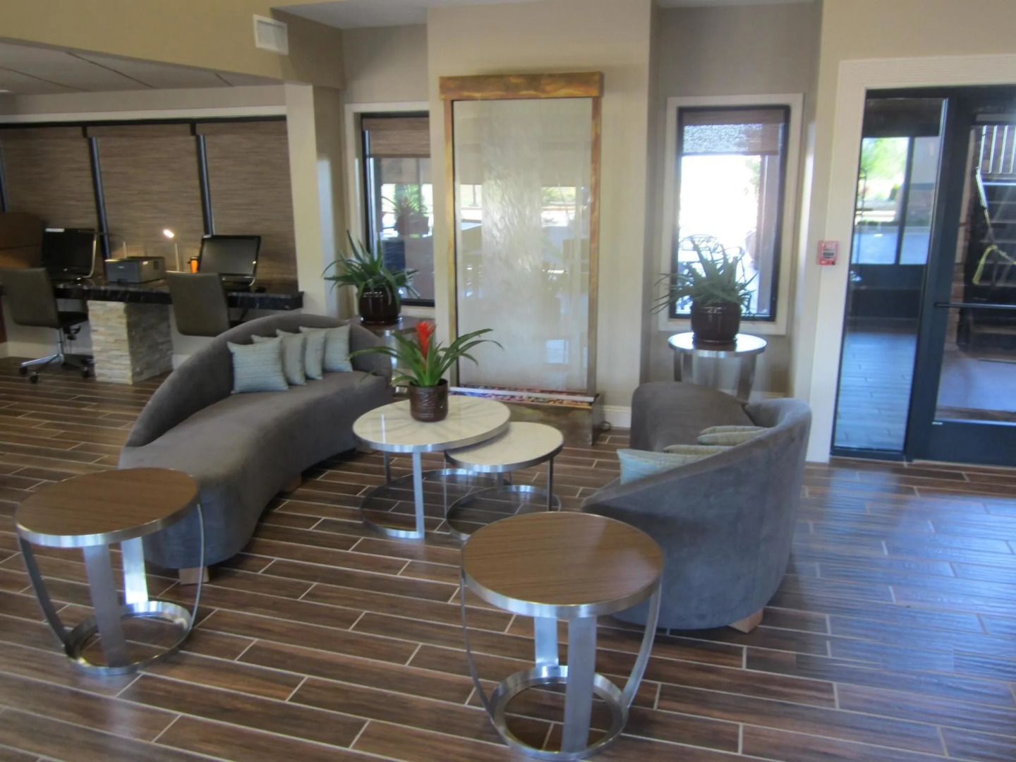 Aiden by Best Western Warm Springs Hotel and Event