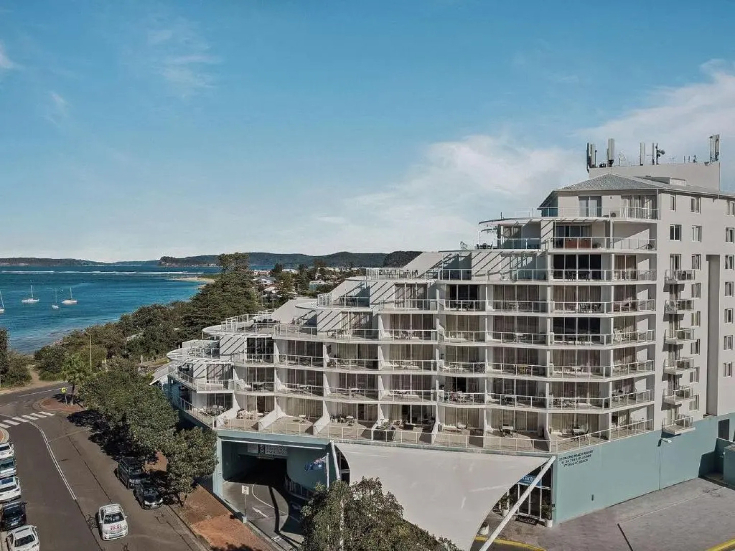BASE Holidays - Ettalong Beach Premium Apartments