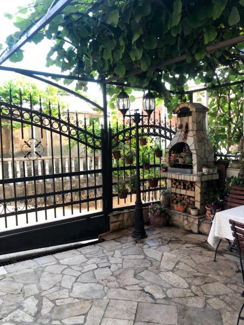 Apartments Moracanin