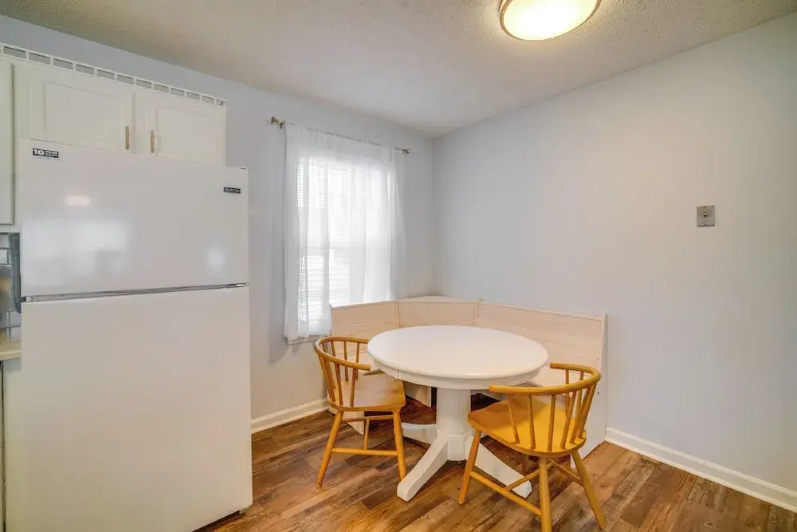 Pet-friendly Villas Vacation Rental: Walk to Bay