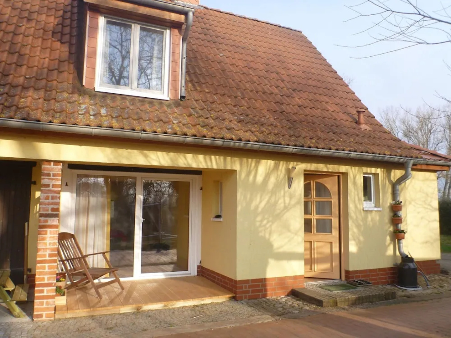 Peaceful holiday home in Niendorf with garden seating and parking