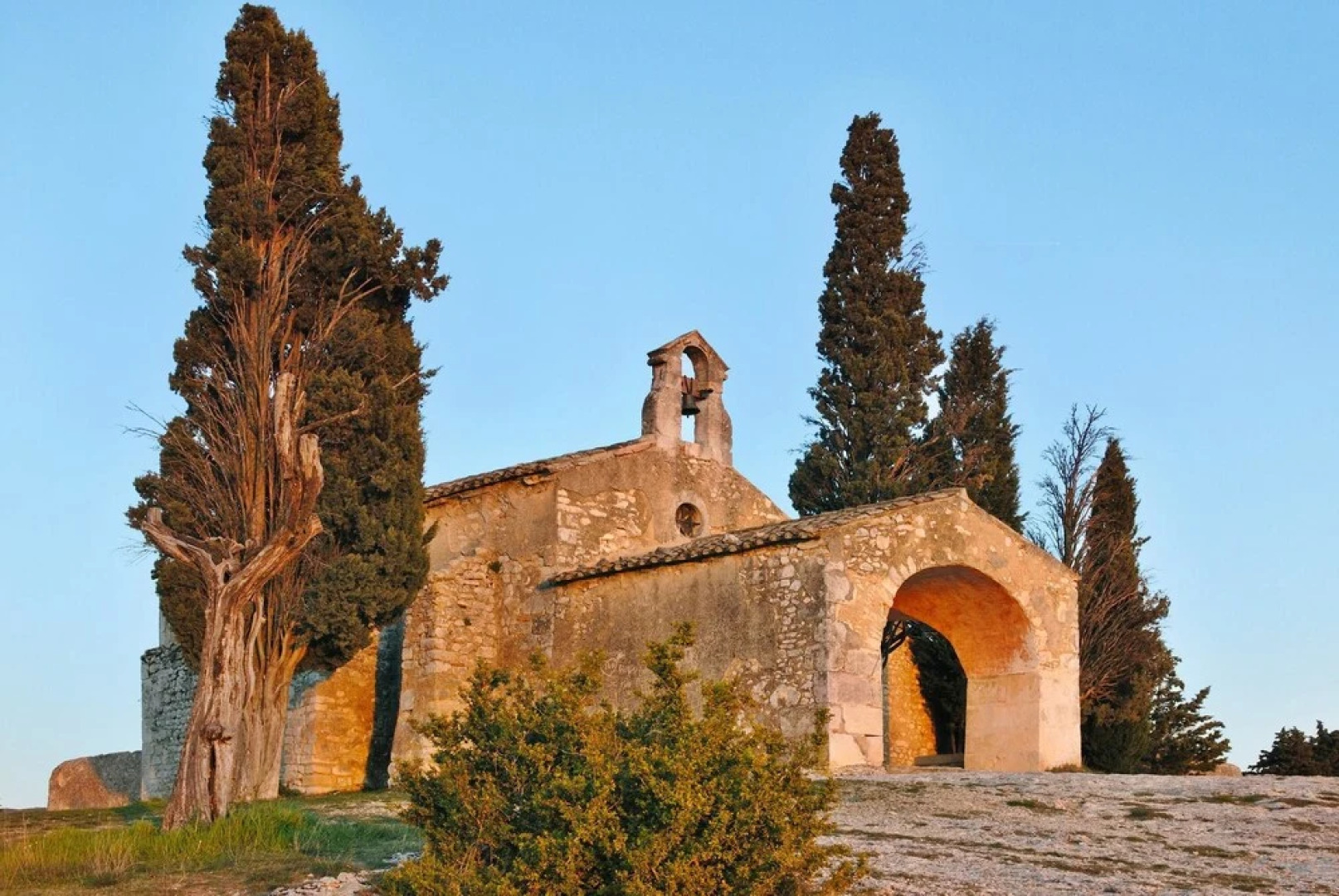 House With 3 Bedrooms in Grans, With Pool Access, Furnished Garden and