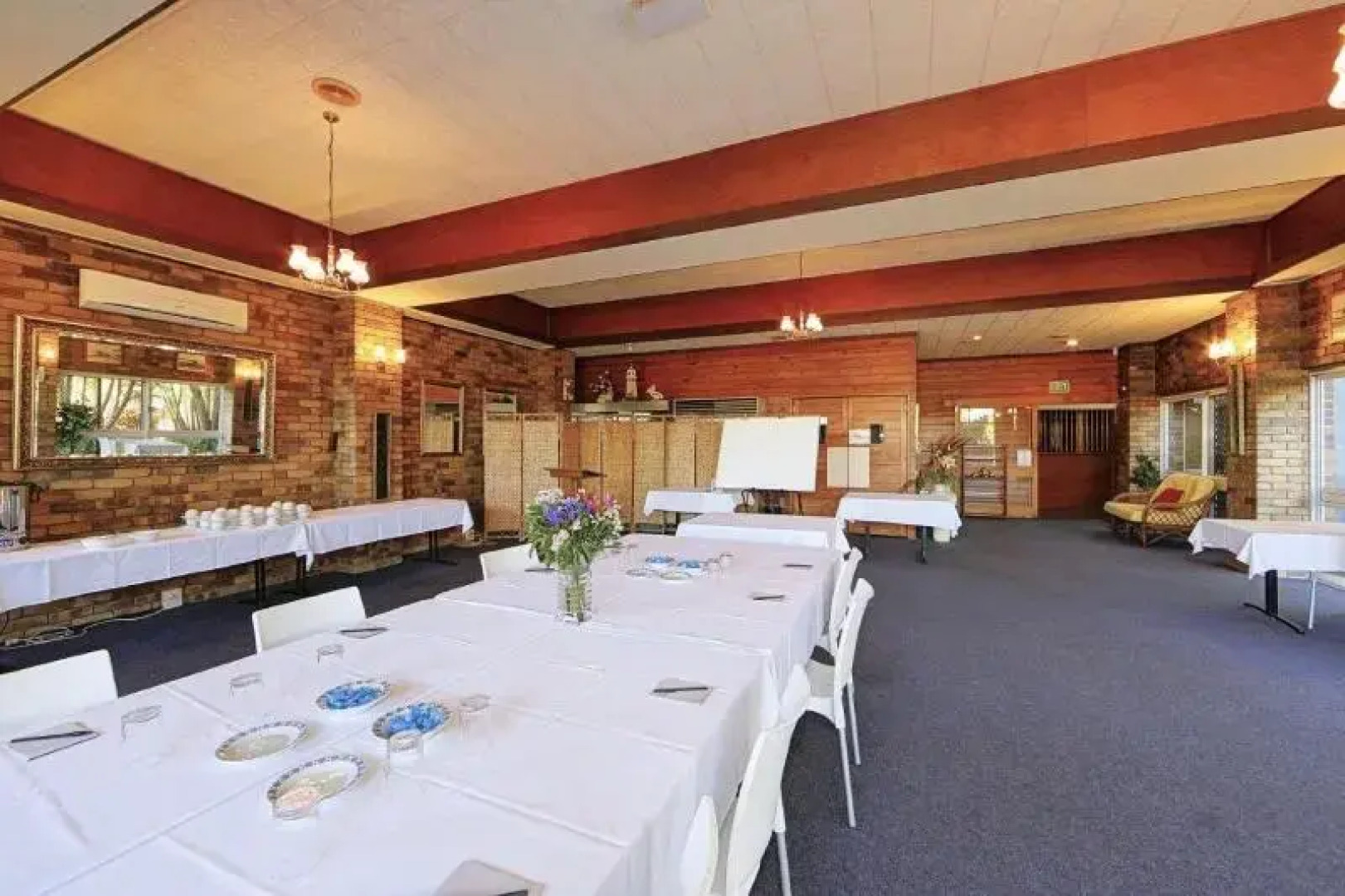 Smart Motels Bert Hinkler