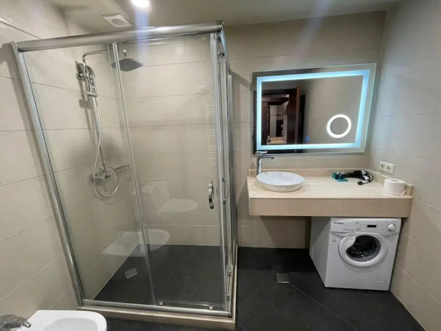 Leo Group BEST STUDIO 1201 Dreamland Oasis CHAKVI