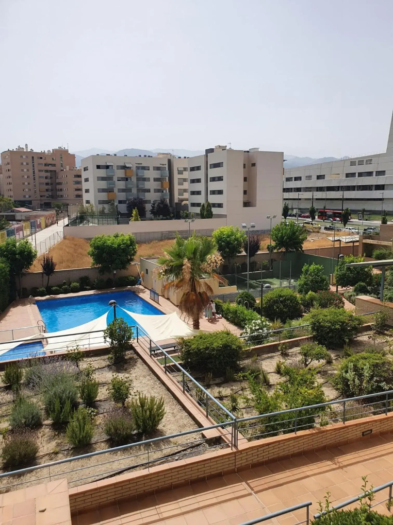Piso centro de Granada junto al metro