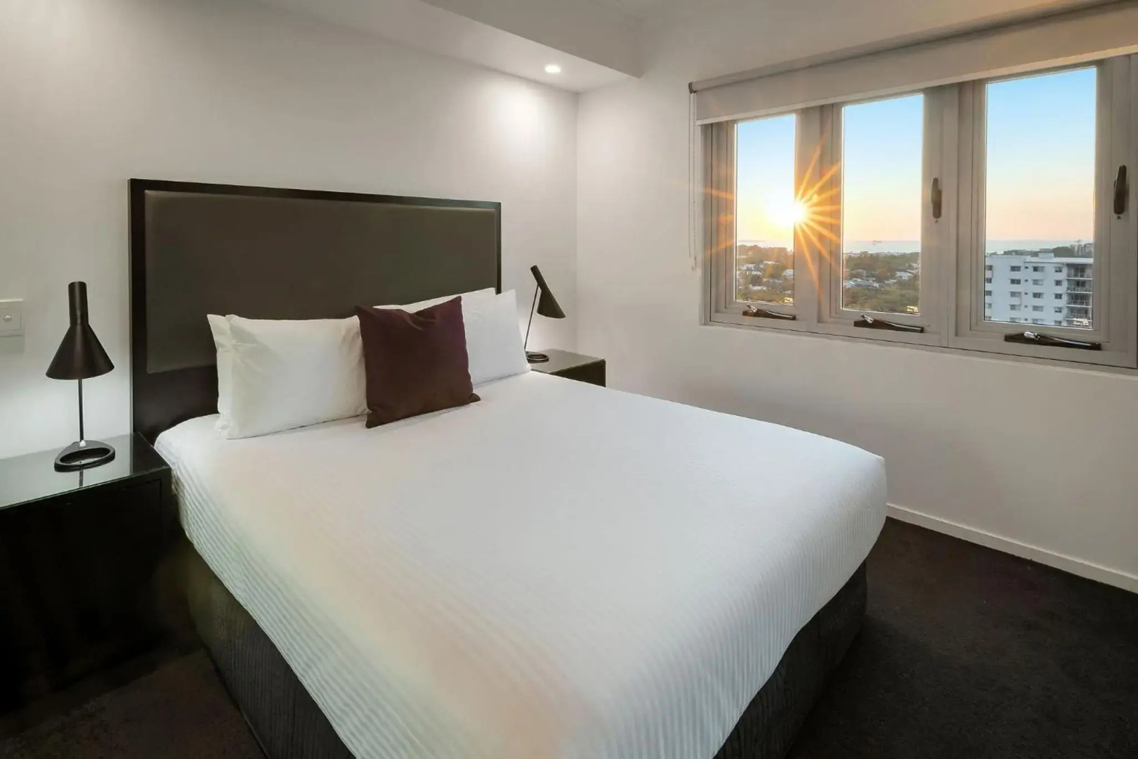 H on Mitchell Apartment Hotel