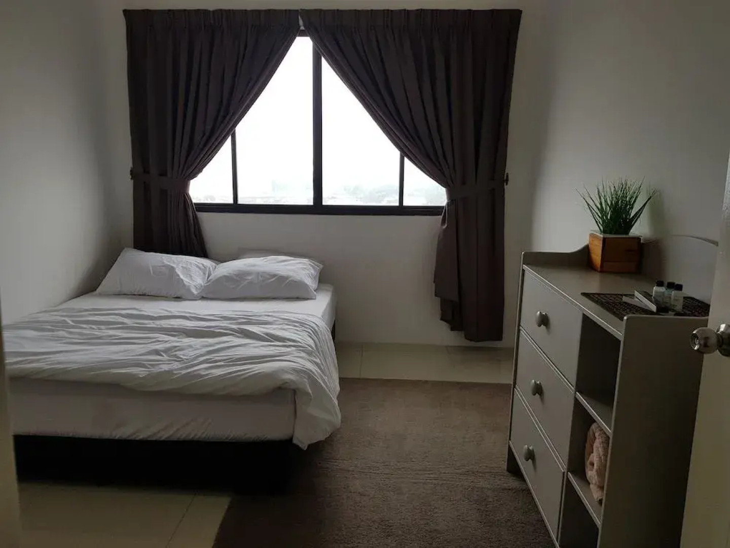 Executive Seaview at Icon Residence