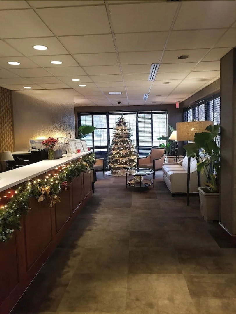 Cohasset Harbor Resort