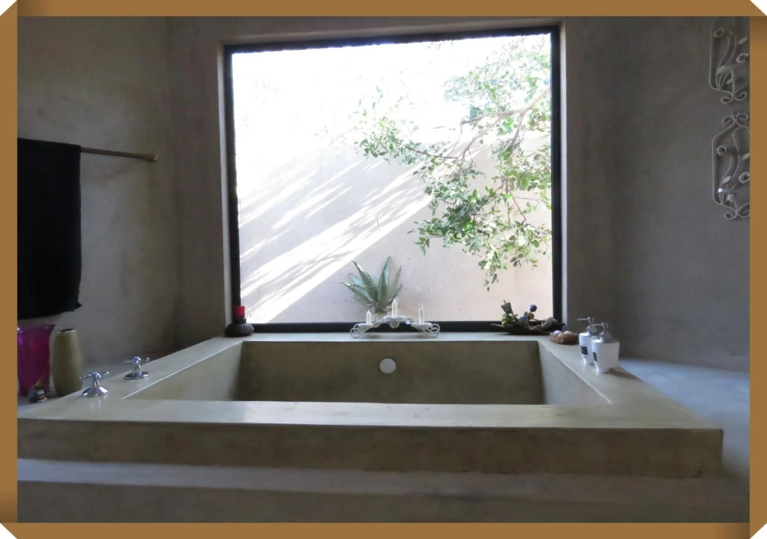 Foxy Crocodile Bush Lodge & Kruger Safari's - No Loadshedding