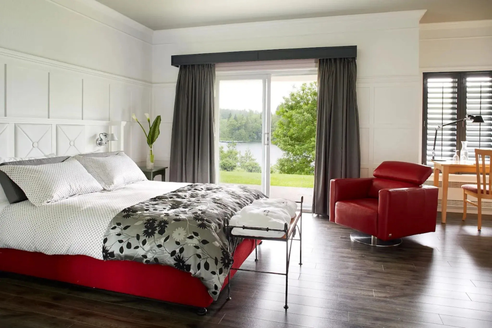 Auberge du Lac-à-l'Eau-Claire