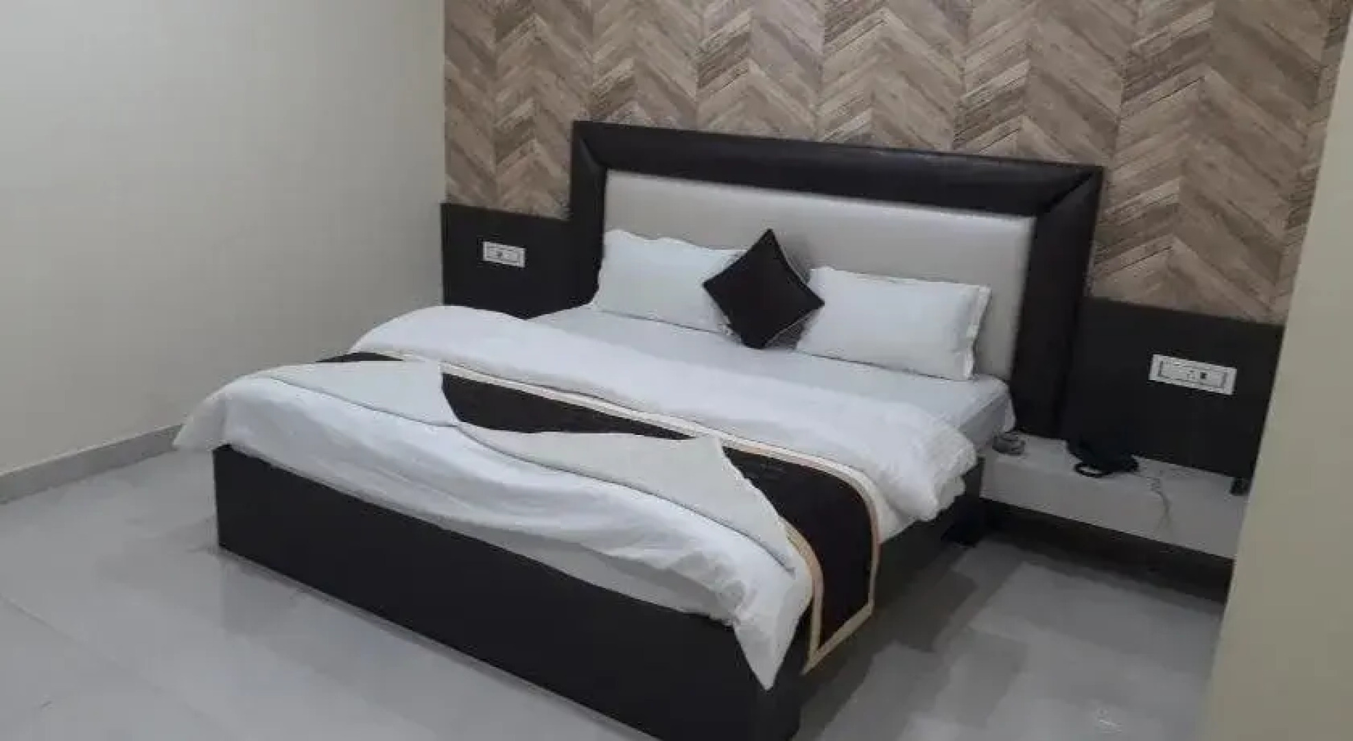 Hotel Prakshi Palace