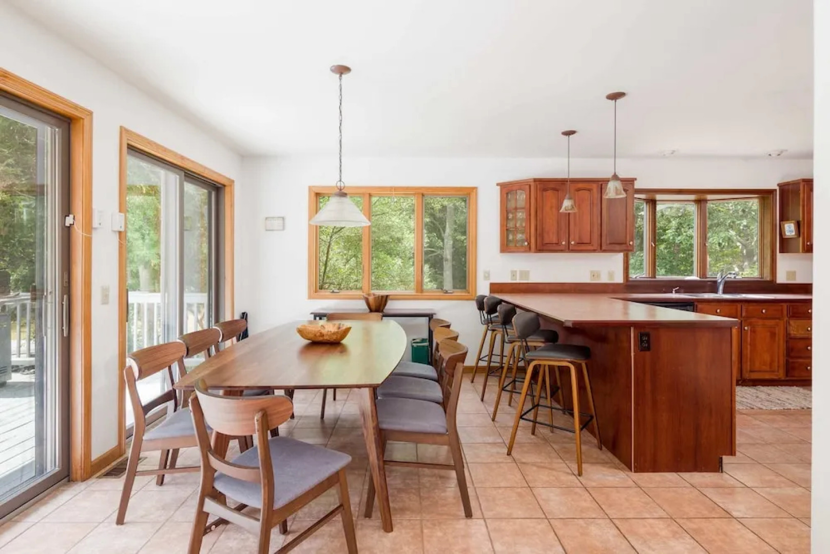 Meadowood Manor by Rovetravel Heated Pool