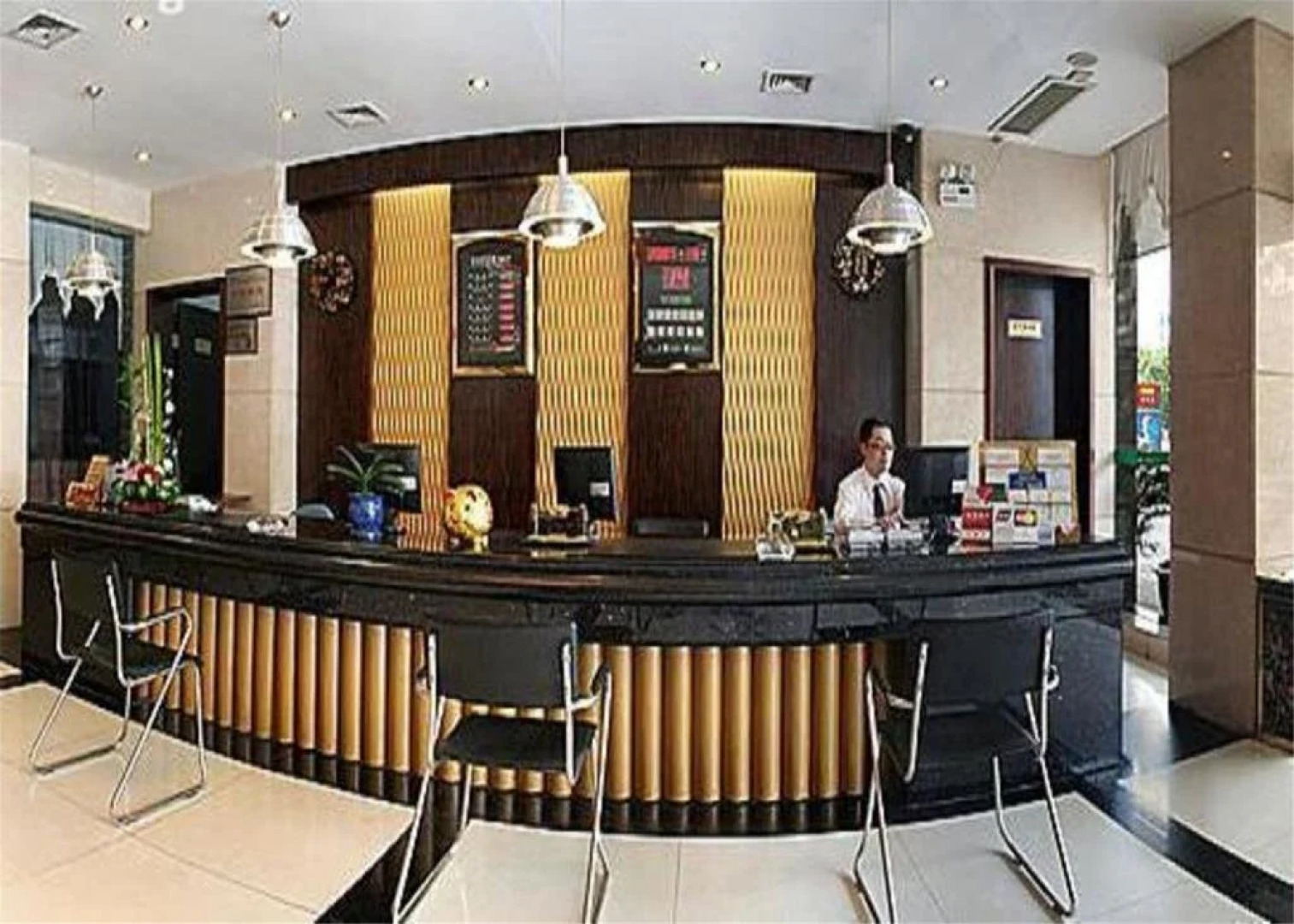 Golden Bridge Holiday Hotel