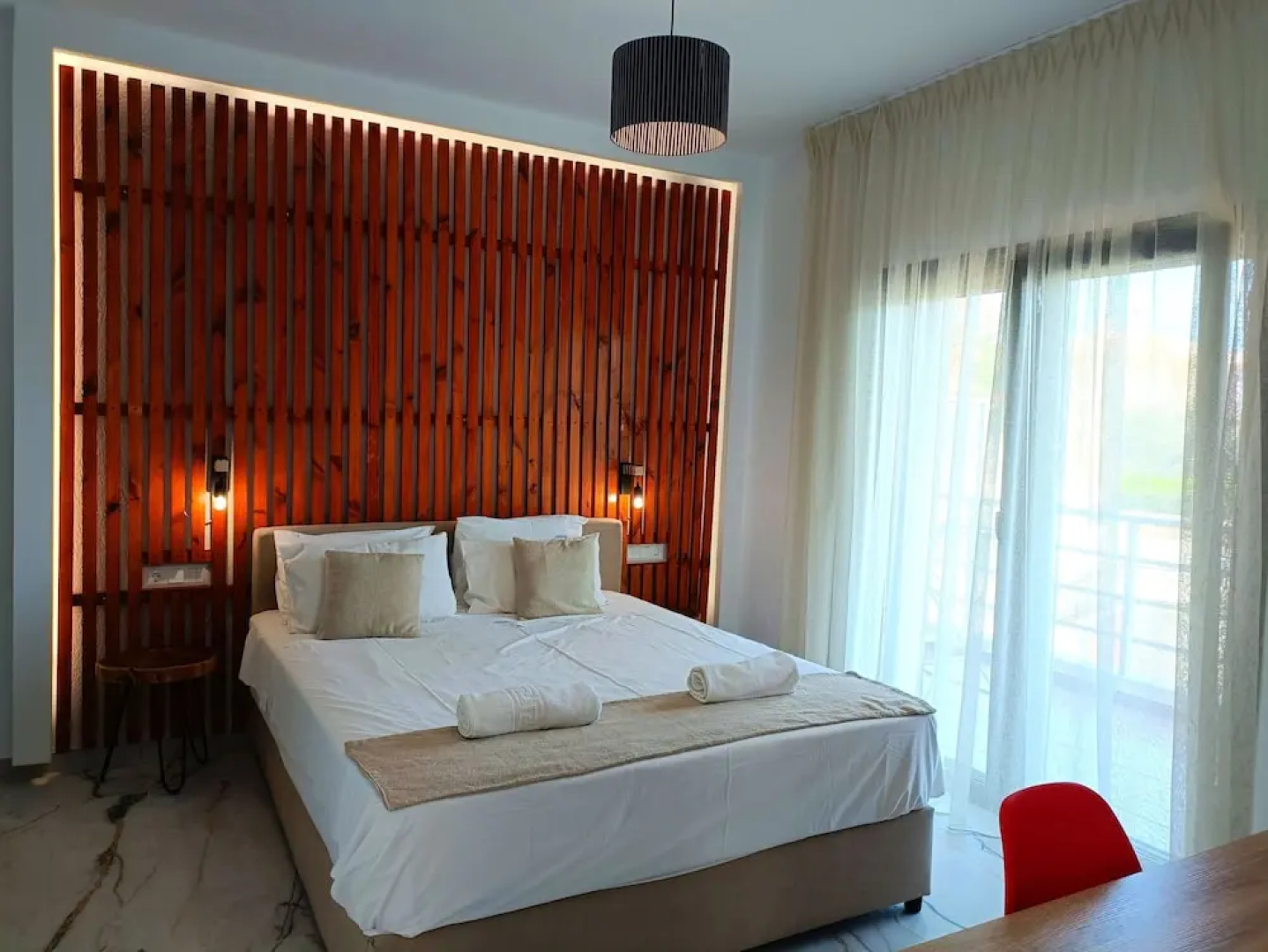 Salonikiou Beach Deluxe Apartments