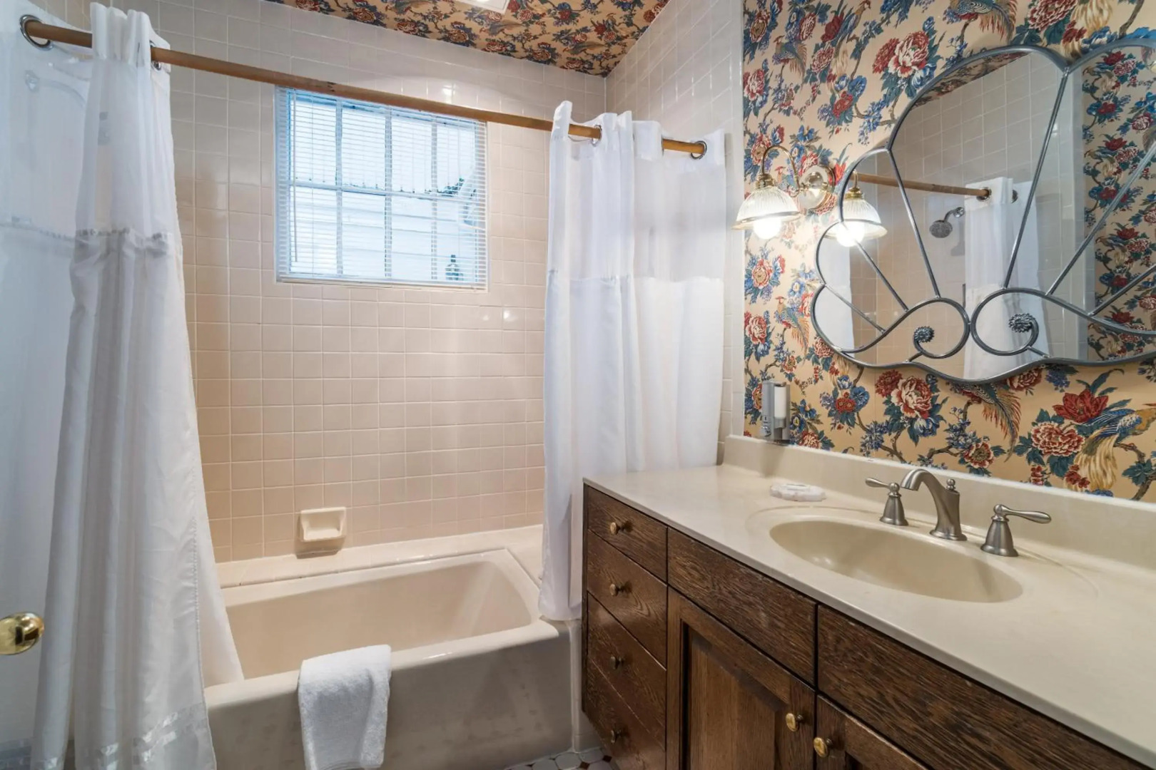 Highland Lake Inn & Resort