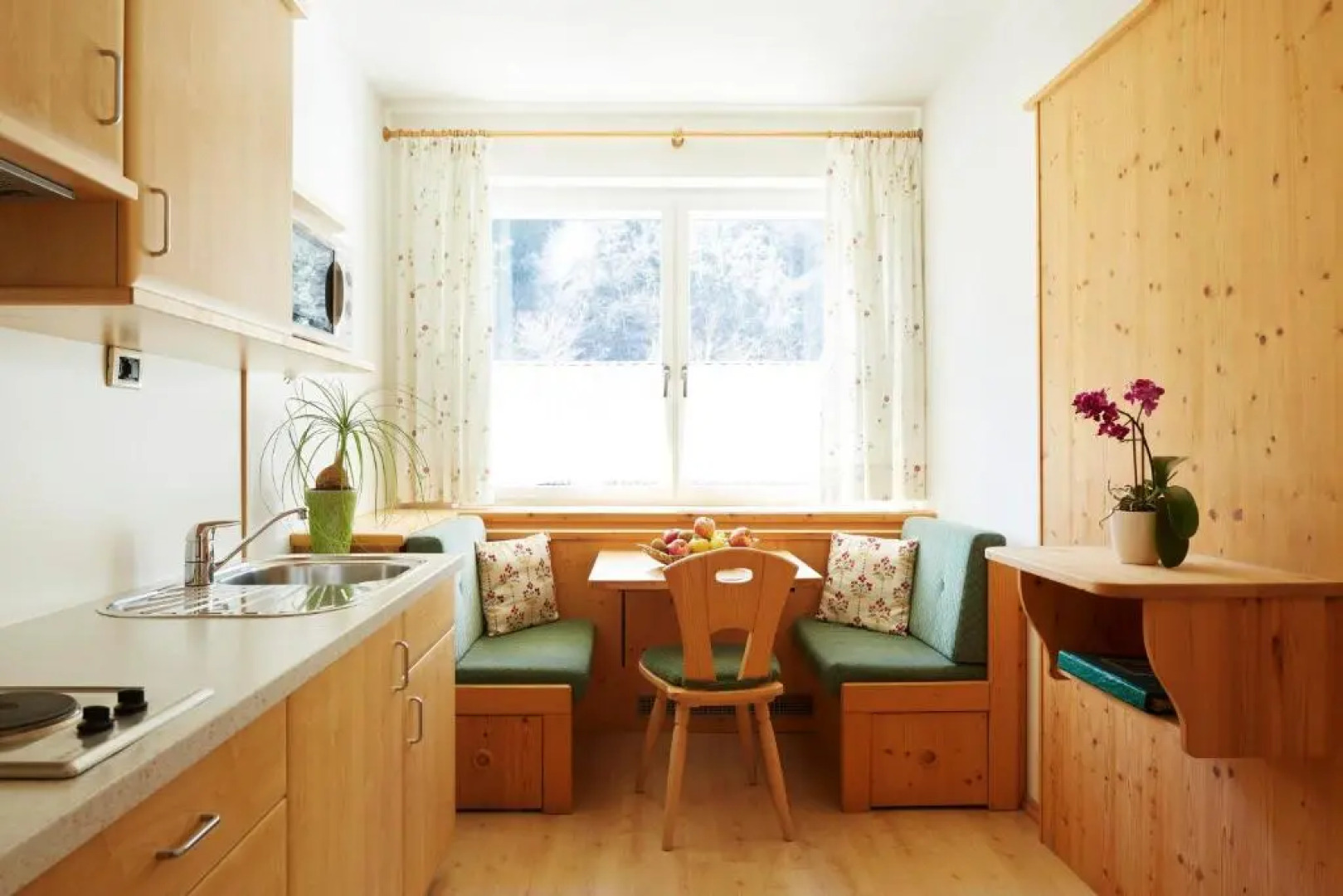 Kreuzwegerhofnals Studio Riesling