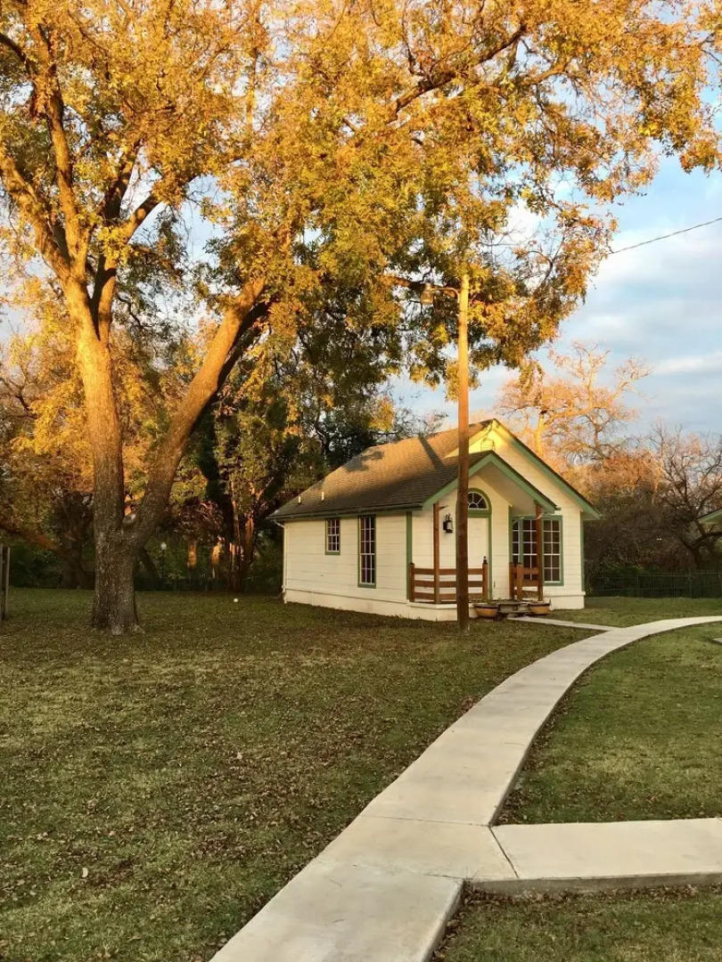 Travis Street Cottages