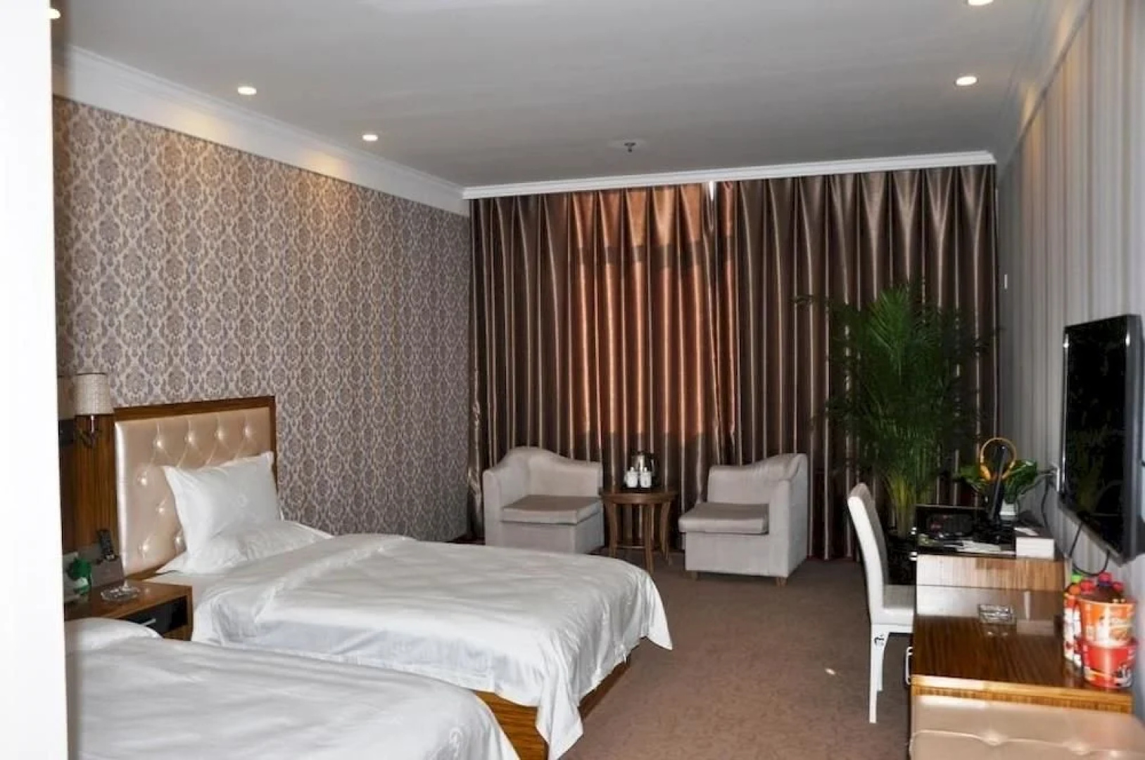 Gongyi Wanyang Business Hotel