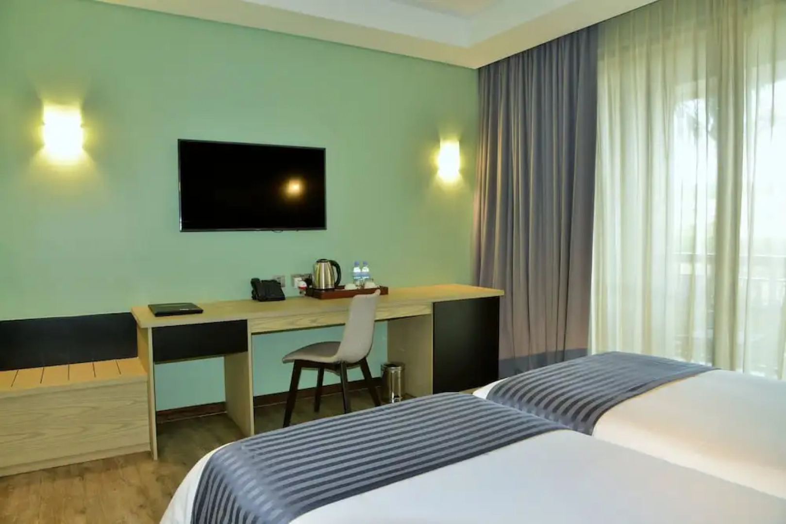 Mantis EPIC Hotel & Suites