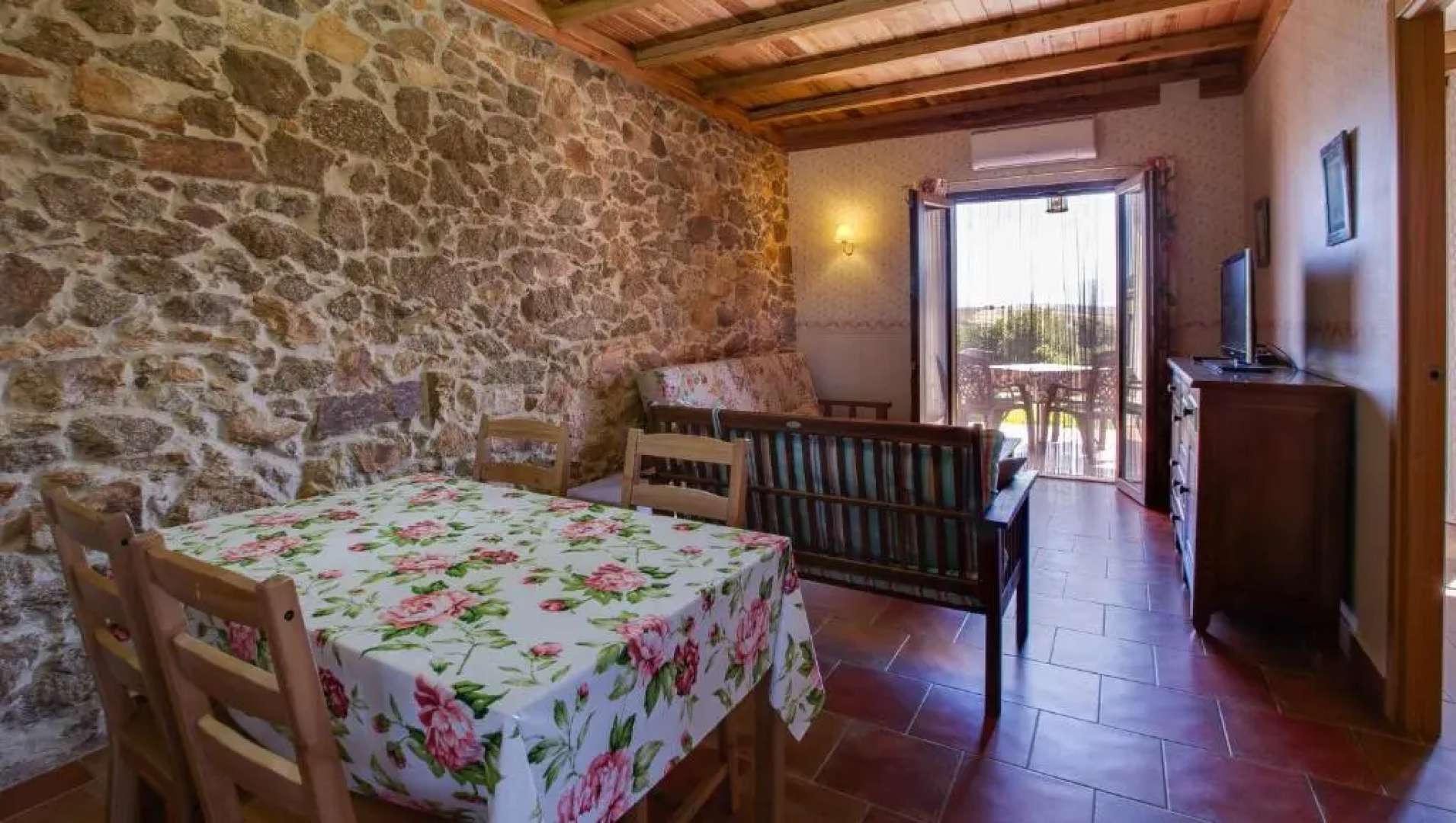 Apartamentos El Jardin del Poeta
