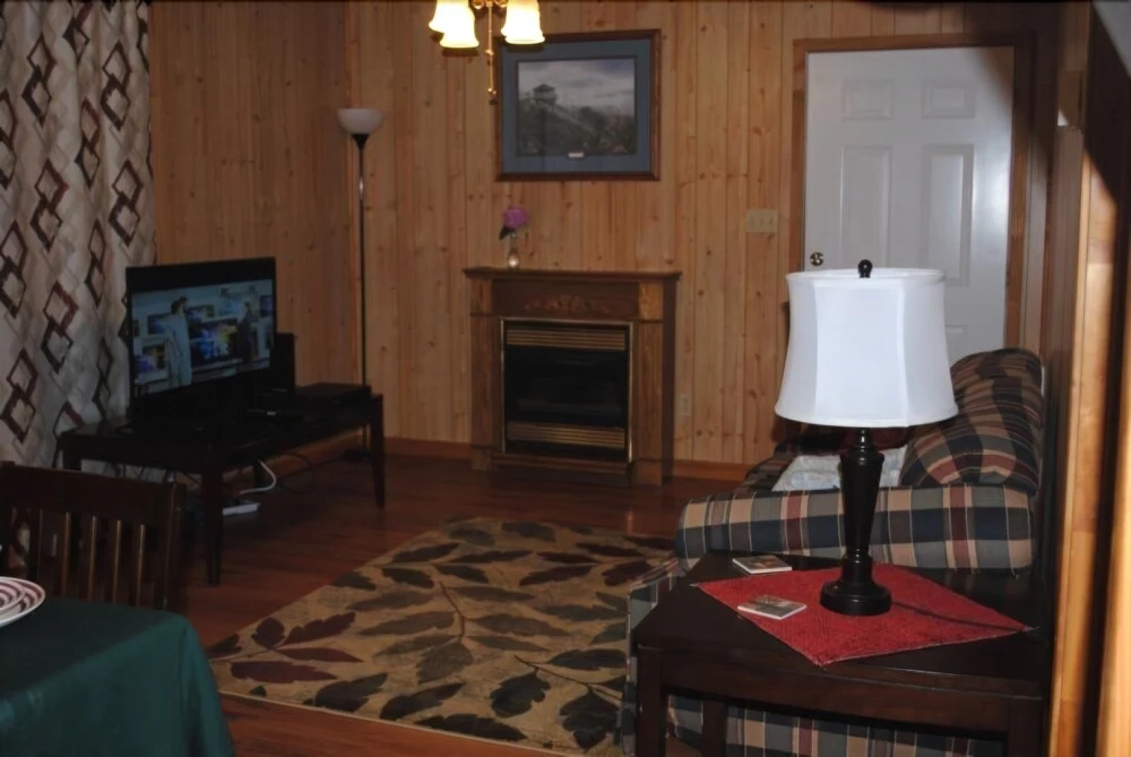 2 Peaceful - 1 Bedrooms, 1 Baths, Sleeps 4 Cabin