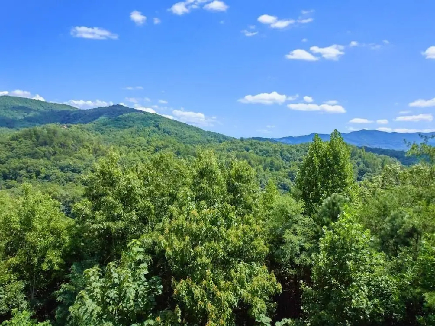 A Majestic View III 3 Bedroom Home with Hot Tub