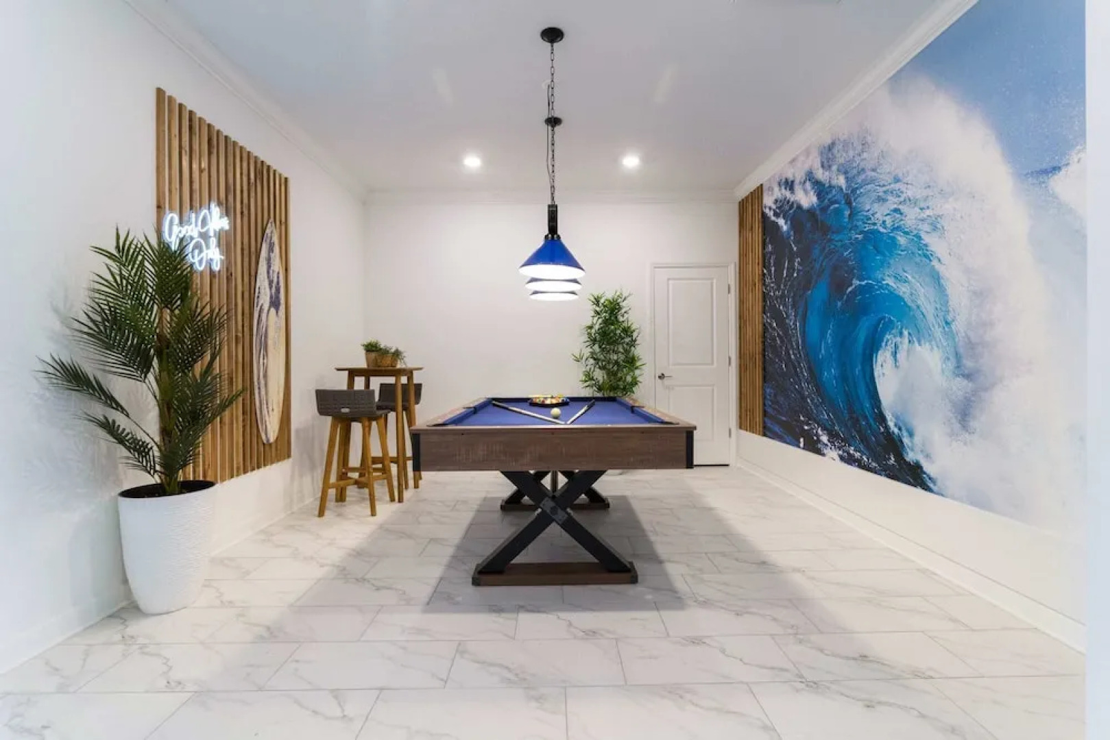 Gorgeous 8B 7BA Melbournbeach w Pool Dock Beach