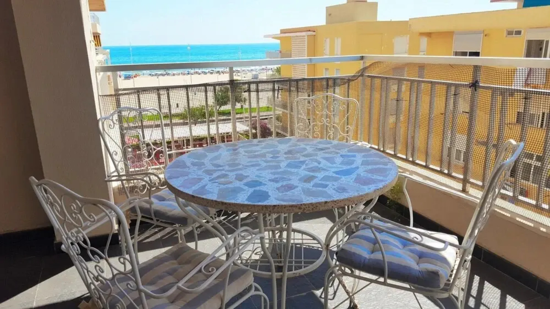 Torres Del Mar 3  - 4  - 10