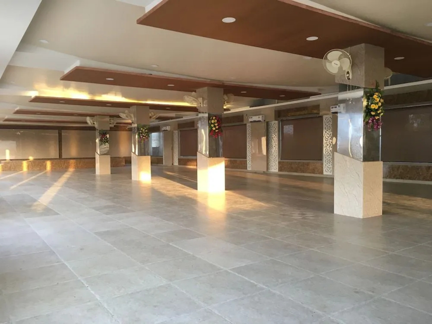 Hotel Ratan Royal Inn.