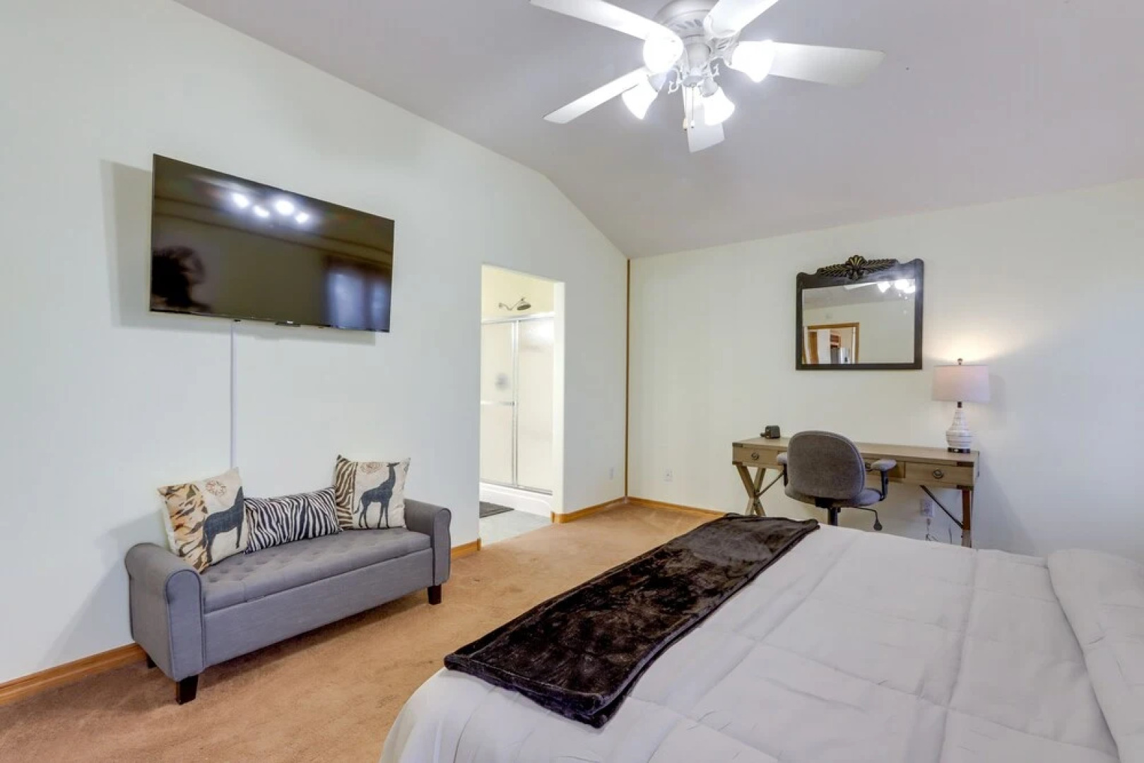 'holiday Island Fairway Estate' w/ Hot Tub