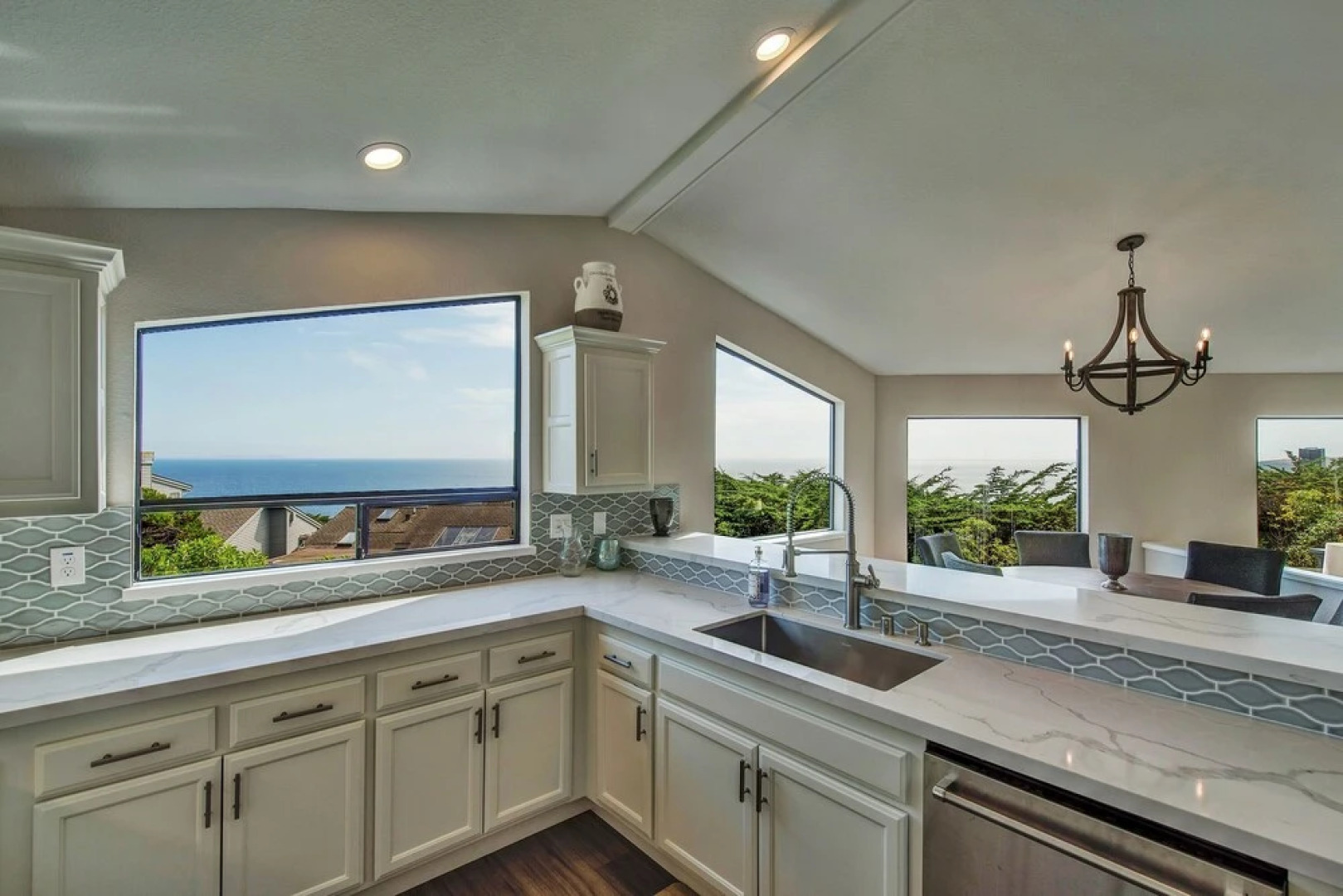 Stunning Ocean-view W/ Private Hot Tub 3 Bedroom Home