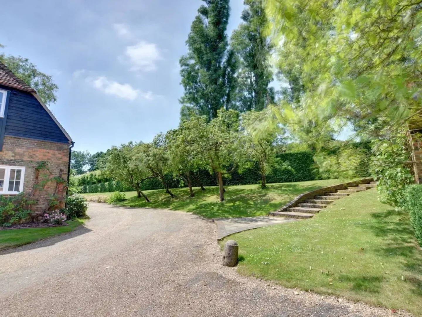 Vintage Holiday Home in Leigh With Swimming Pool