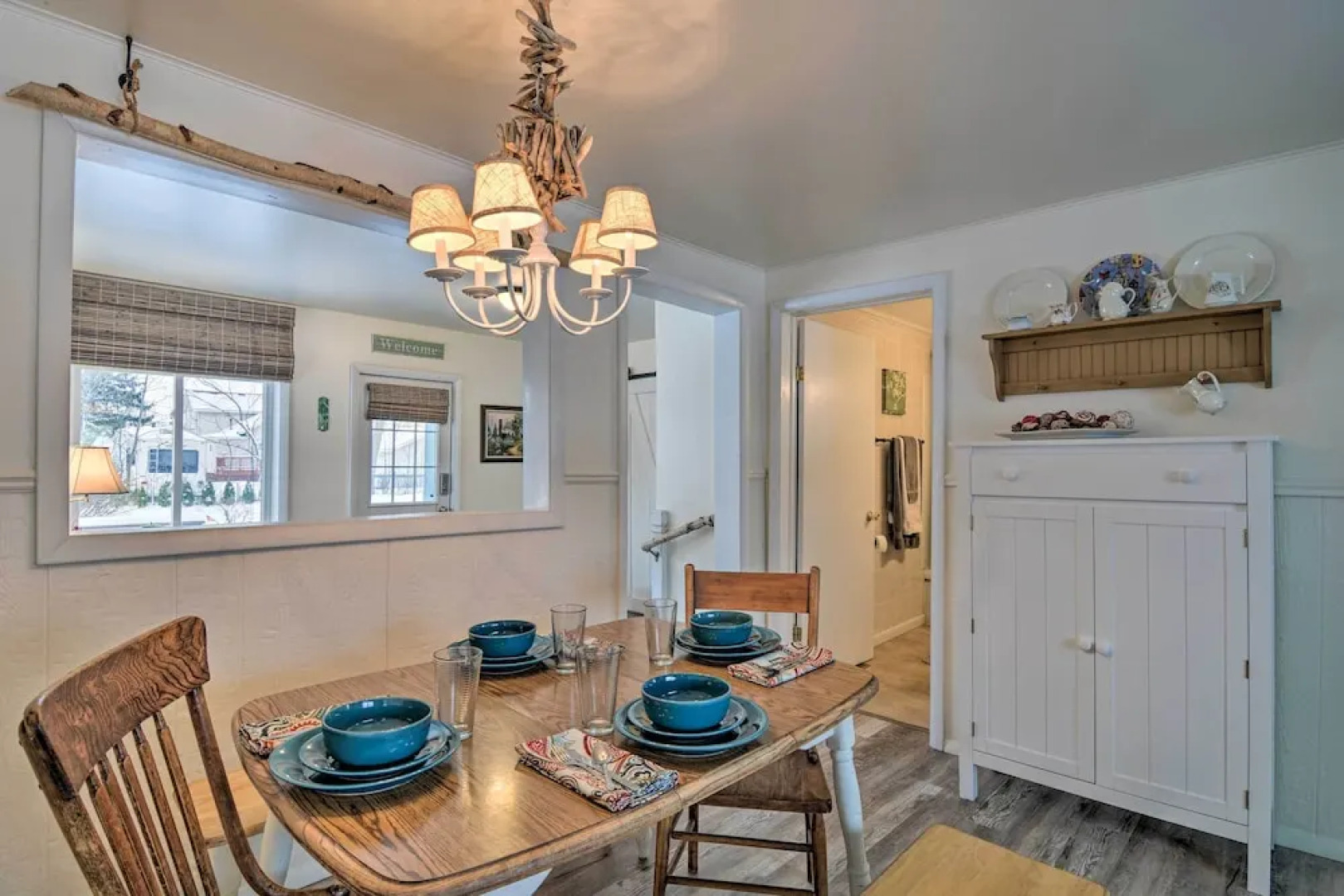 Hip Downtown Cottage - Walk to Beach, Pier, Dining