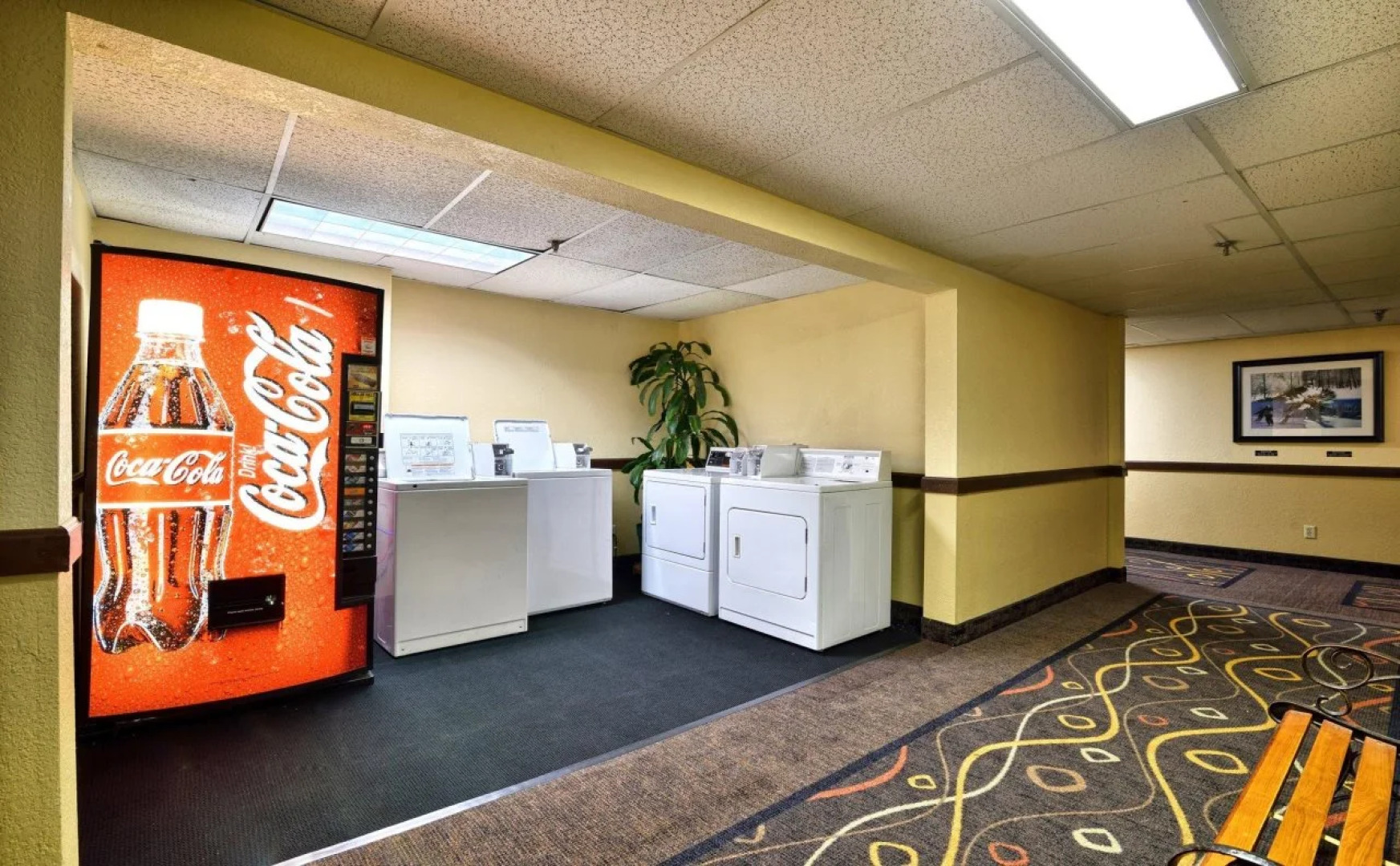 Katahdin Inn & Suites