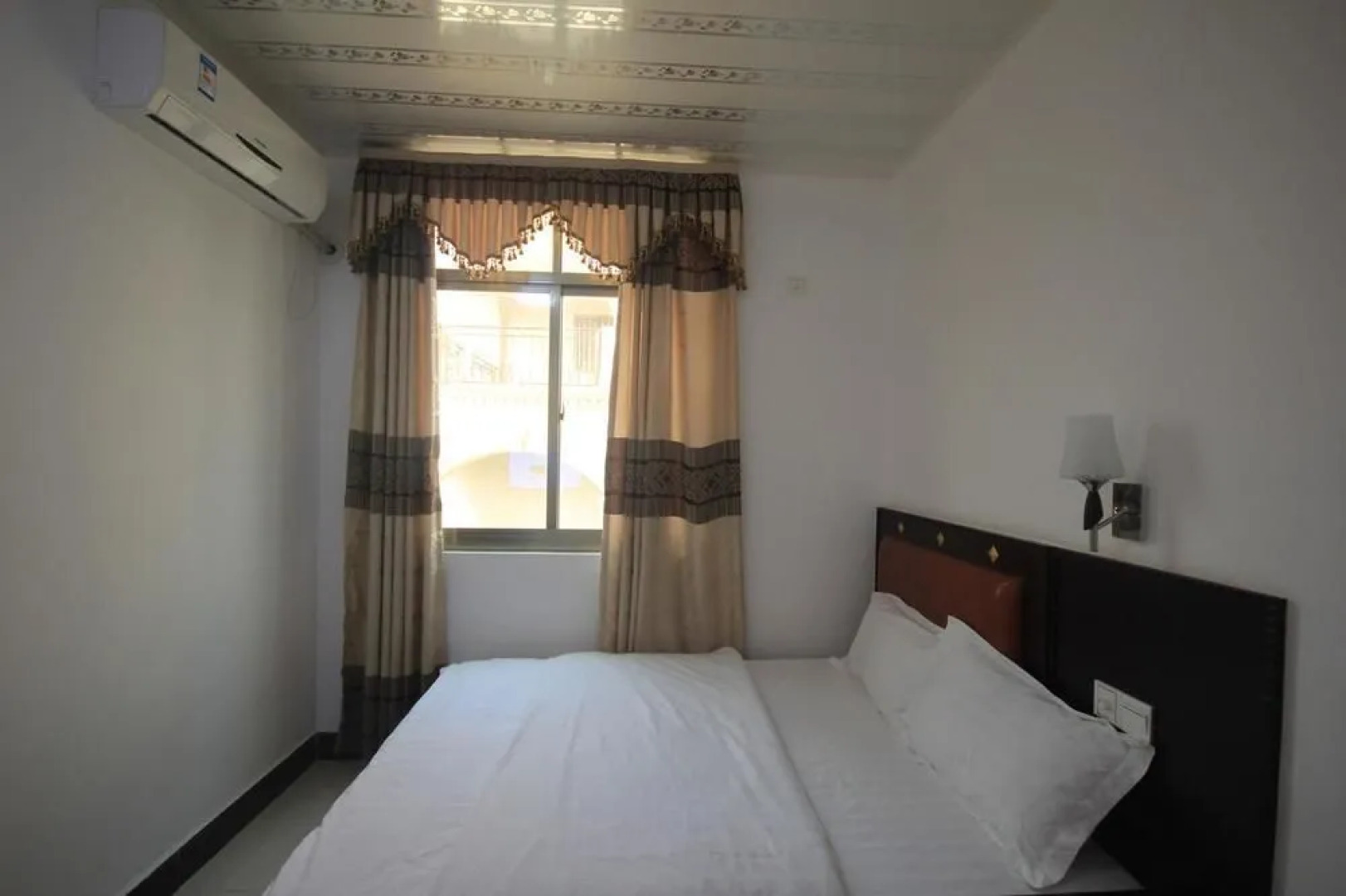 Yangjing Hailing Island Longhao Hotel