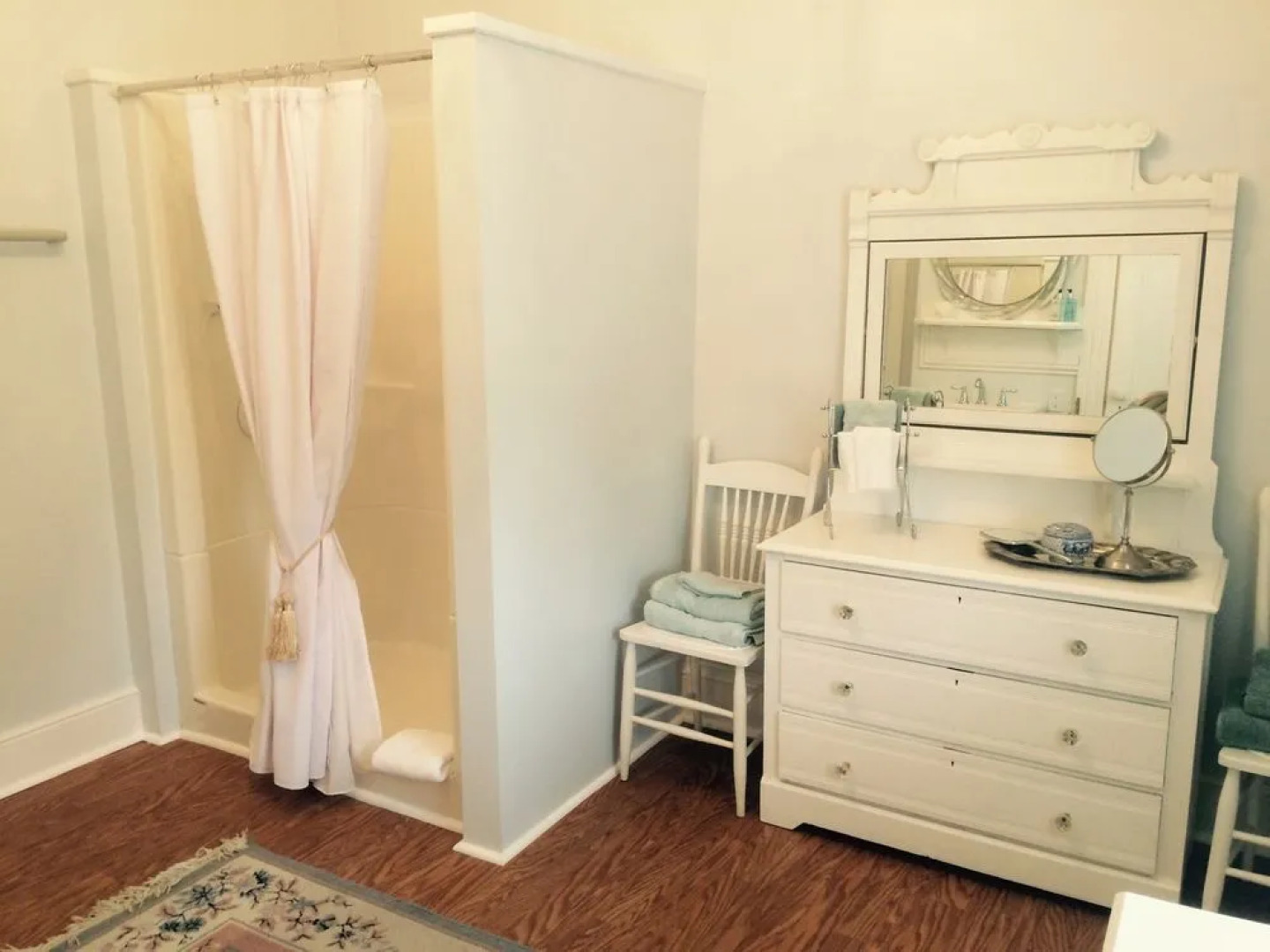 Auberge Nathalie Ora Guesthouse