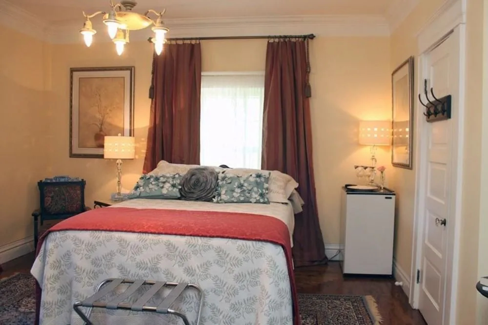 At Home B&B at Rose Manor by Elevate Rooms
