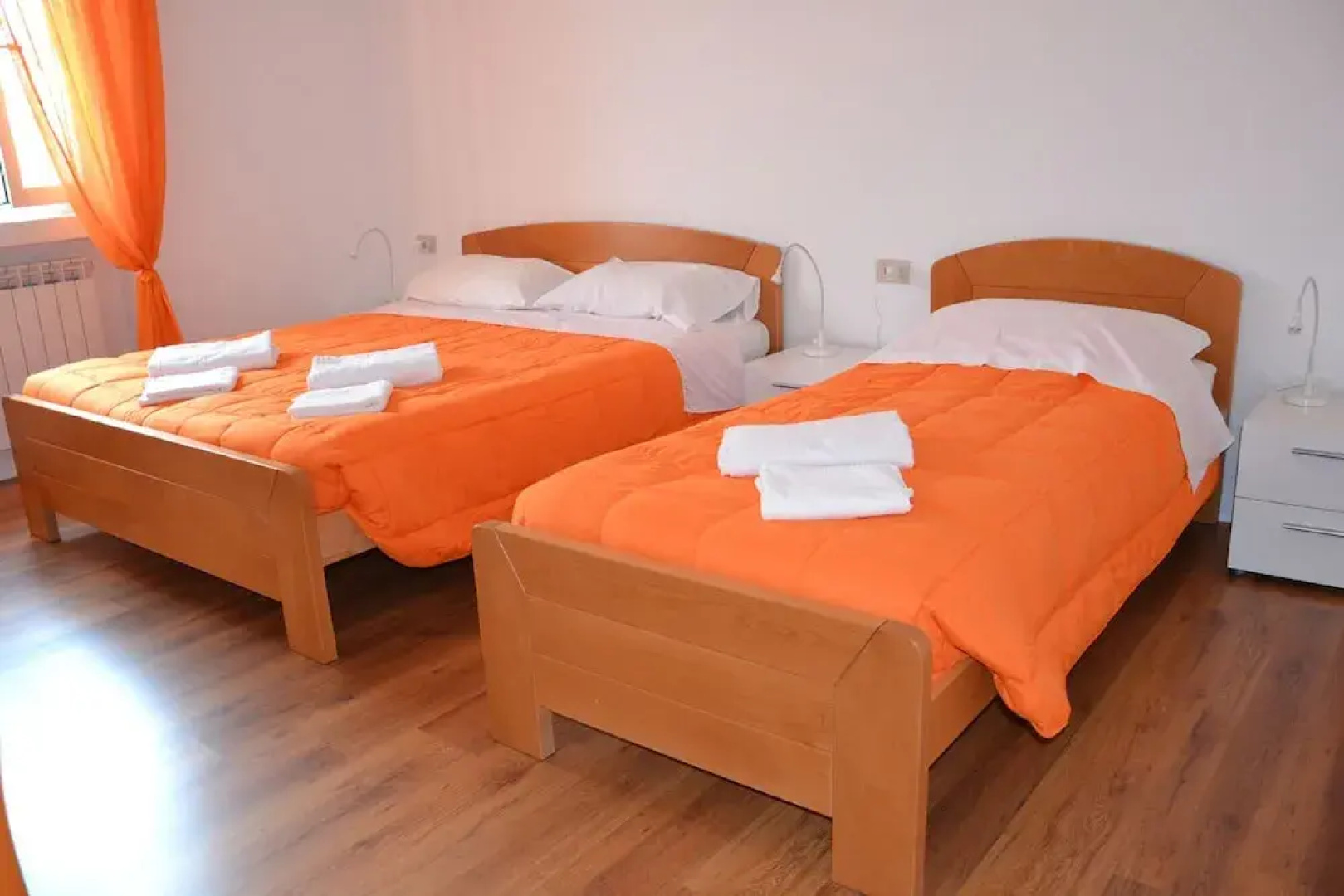 B&B Mikeze Jakeze