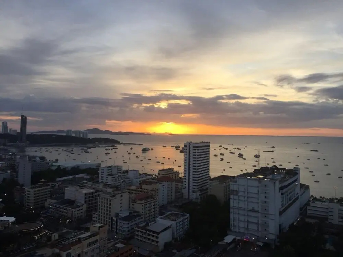 The Base Central Pattaya  Sea View