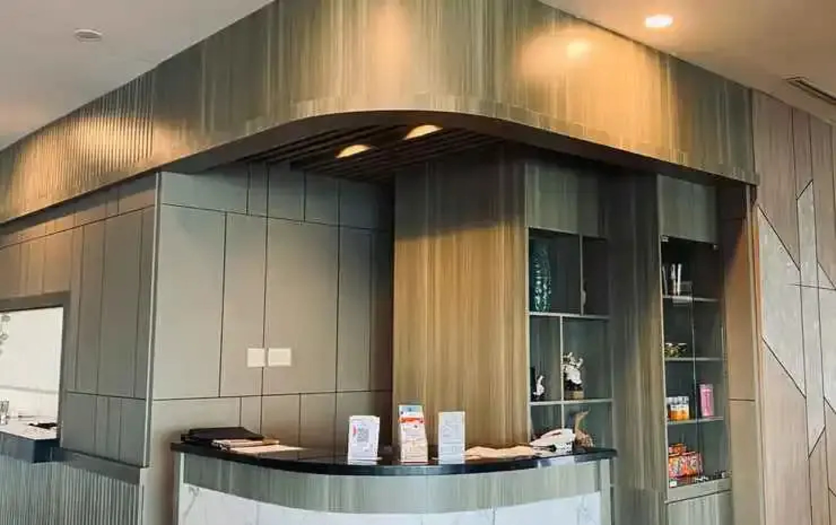 Grand Maleo Hotel & Convention