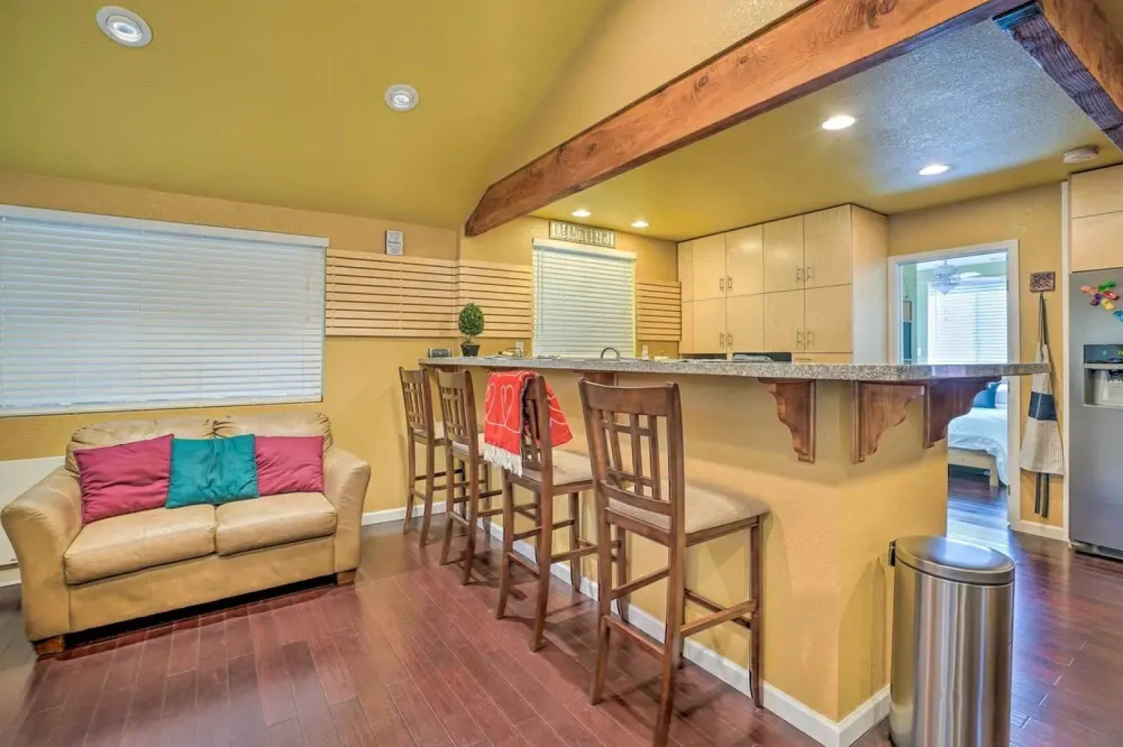 Cozy Cottage w/ Grill - 5 Mi to Mt Baldy Resort!